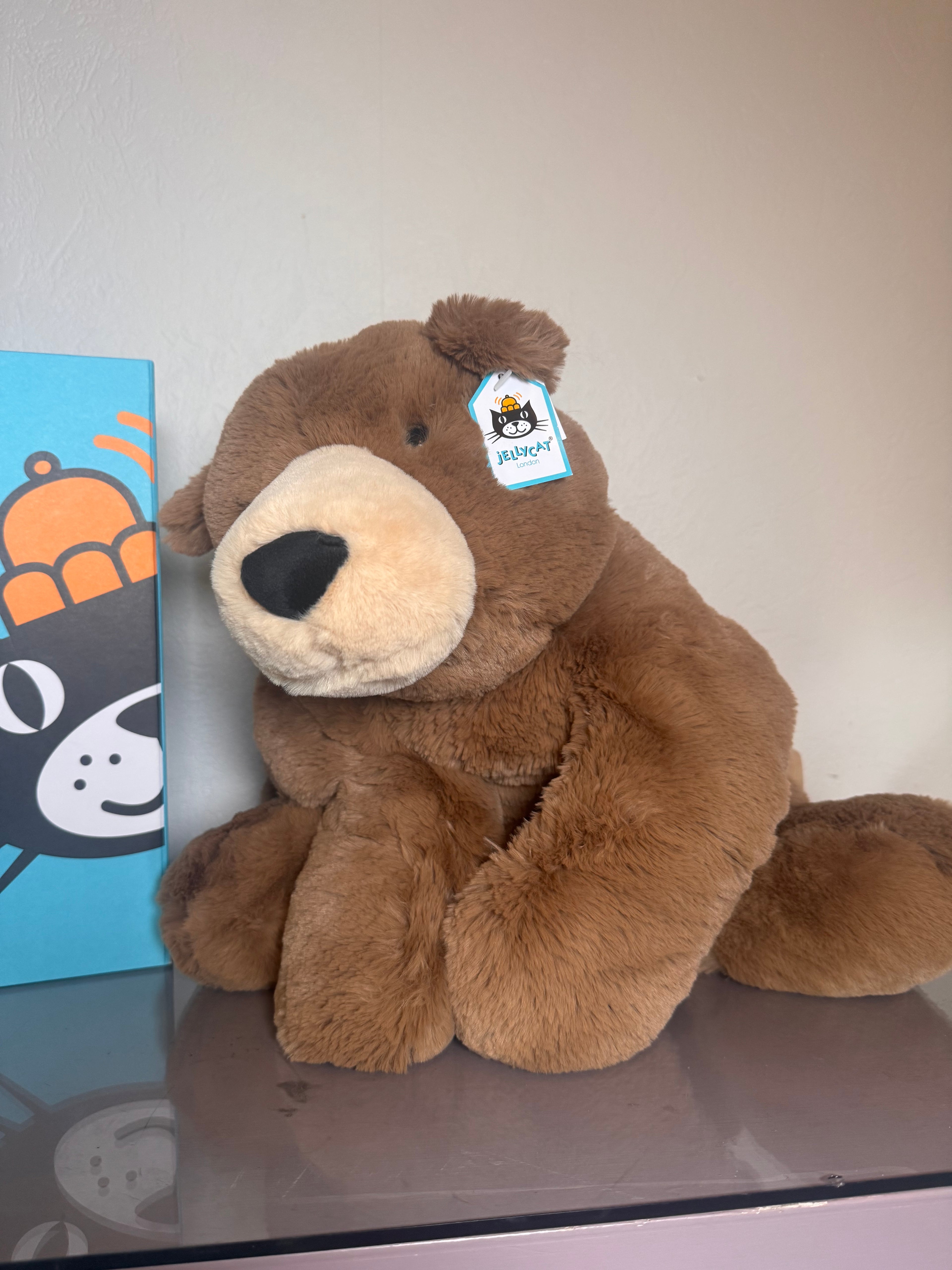 Lying Woody Bear
