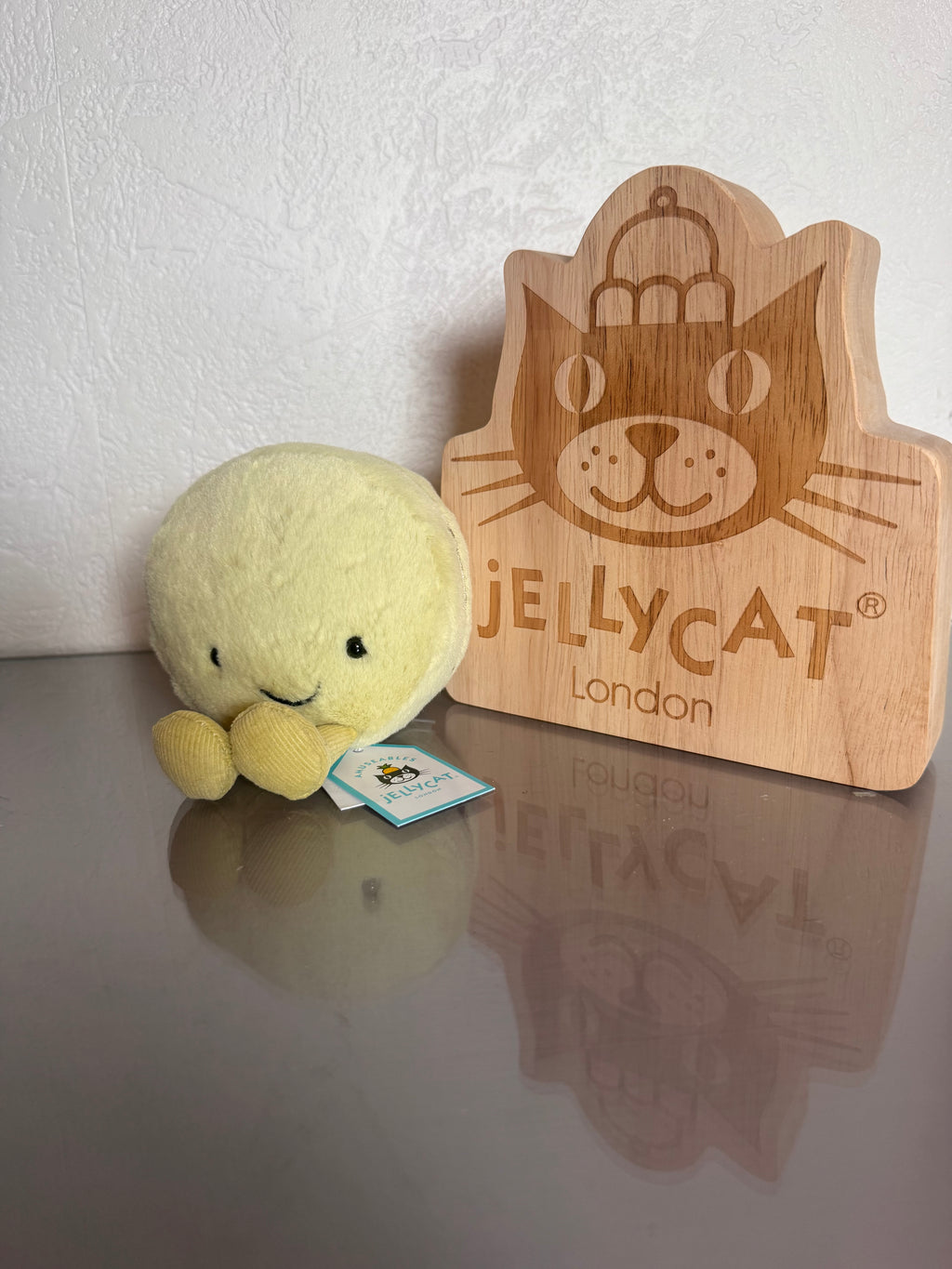 Max Macaron
