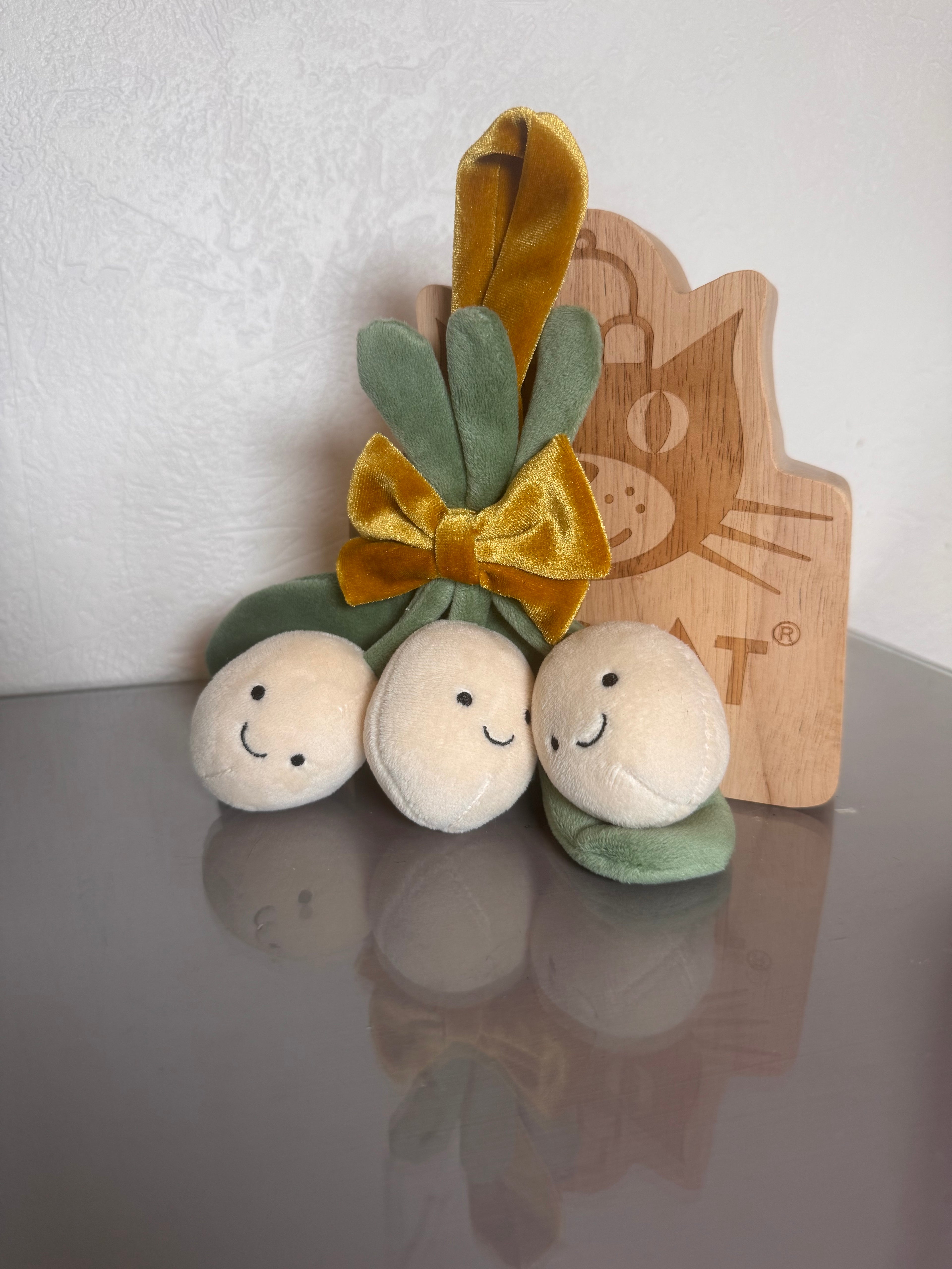 Amuseable Mistletoe