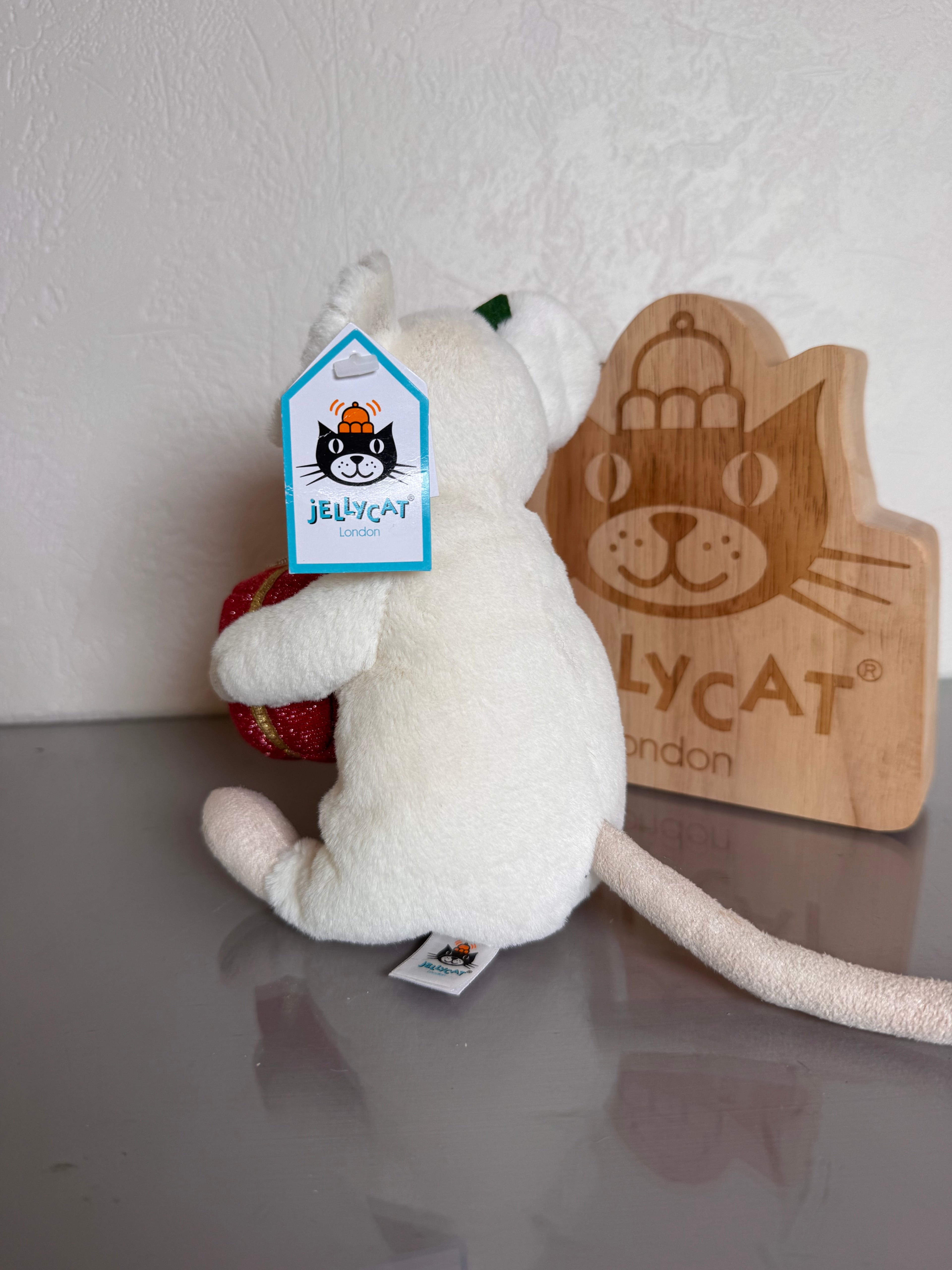 Merry Mouse With Present