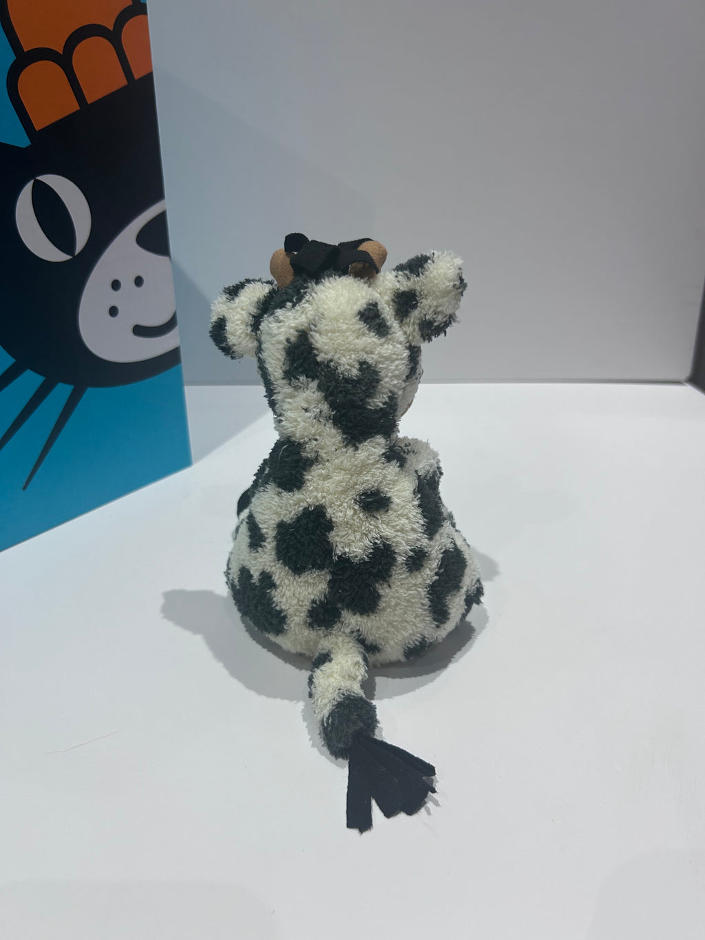 Jellycat Cow Animal Baggage Tin - Exclusive