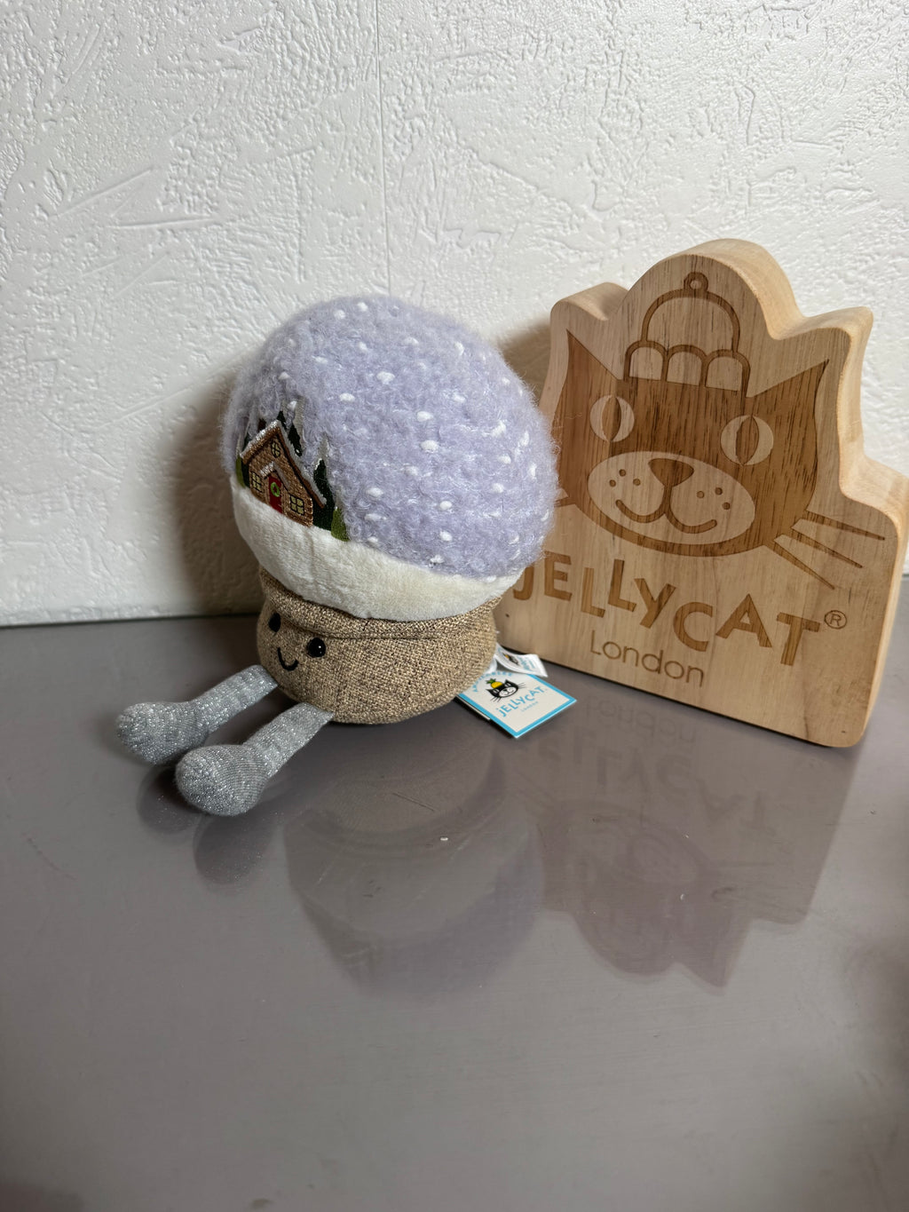 Jellycat Amuseables Snow Globe