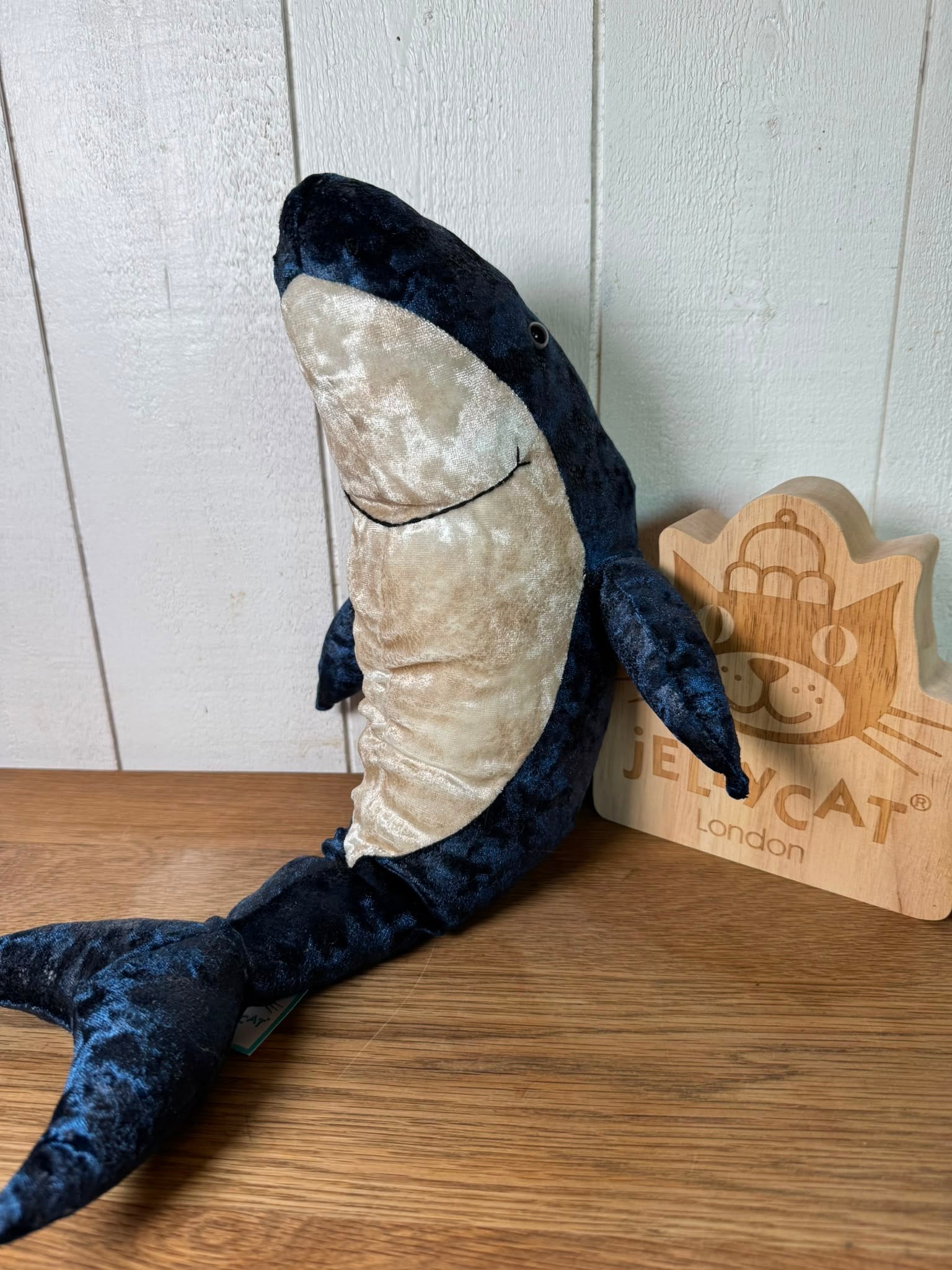Jellycat Victor Great White Shark