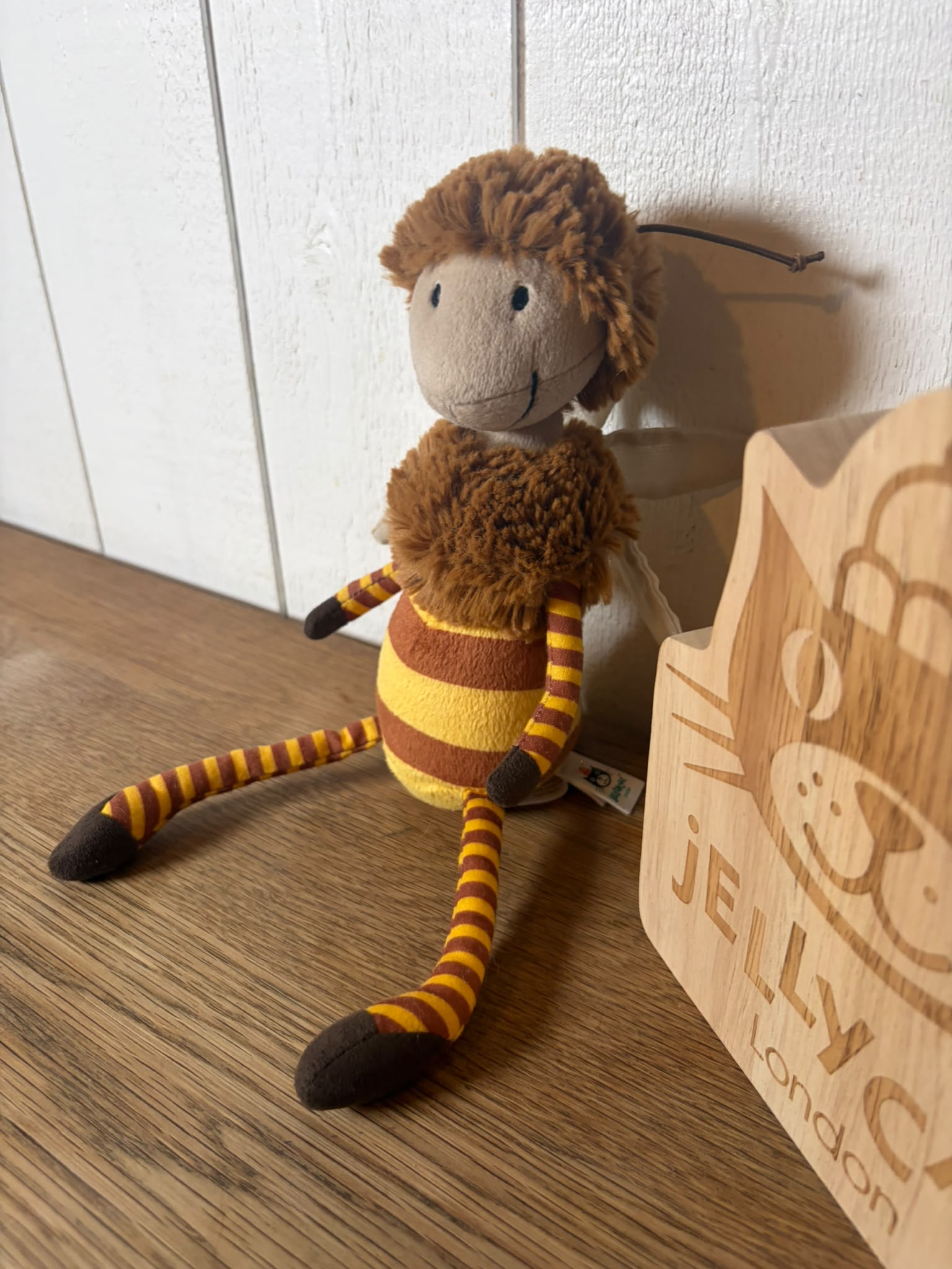 Jellycat Bugbelle Bee