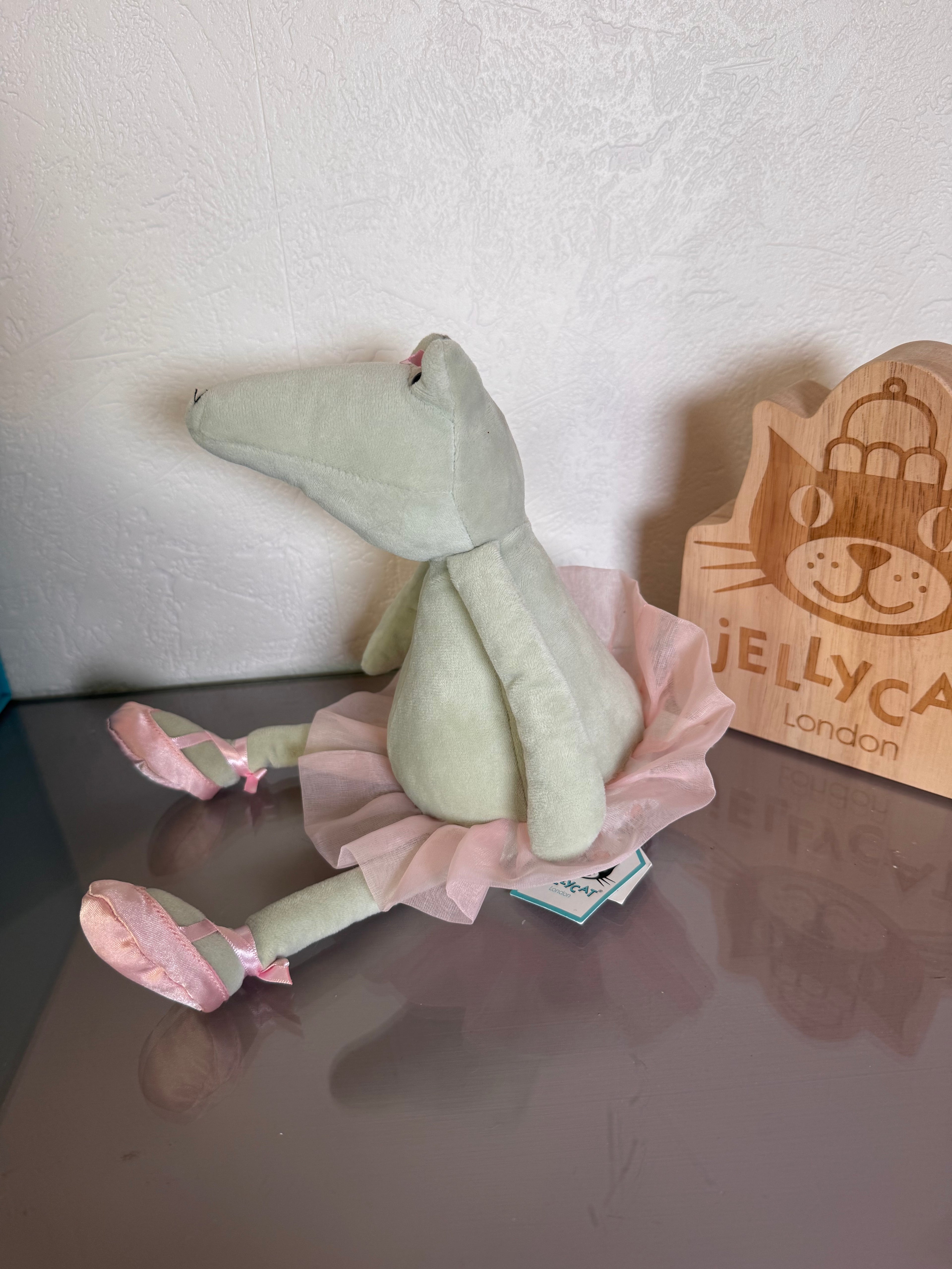 Dancing Darcey Alligator
