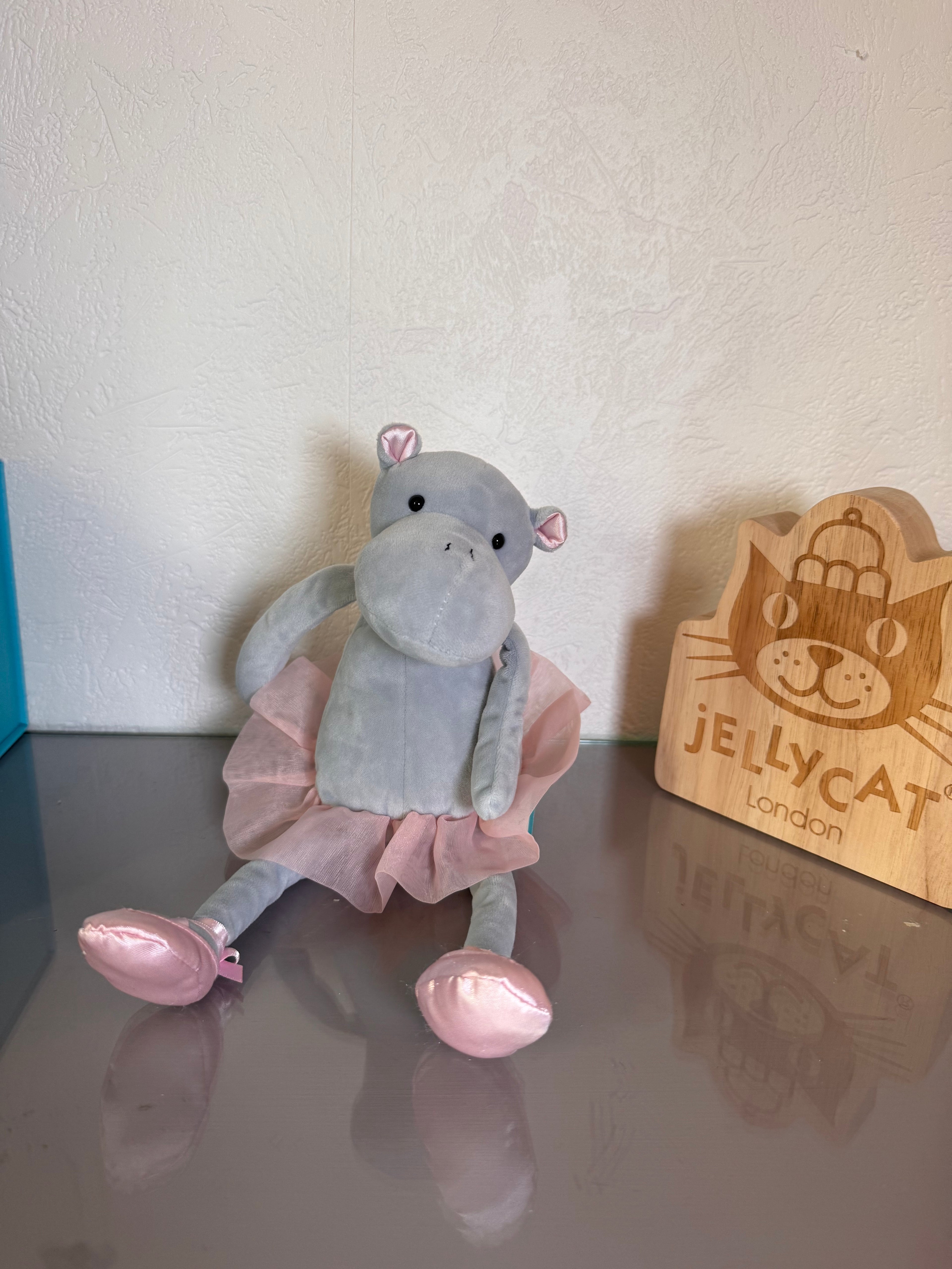 Dancing Darcey Hippo