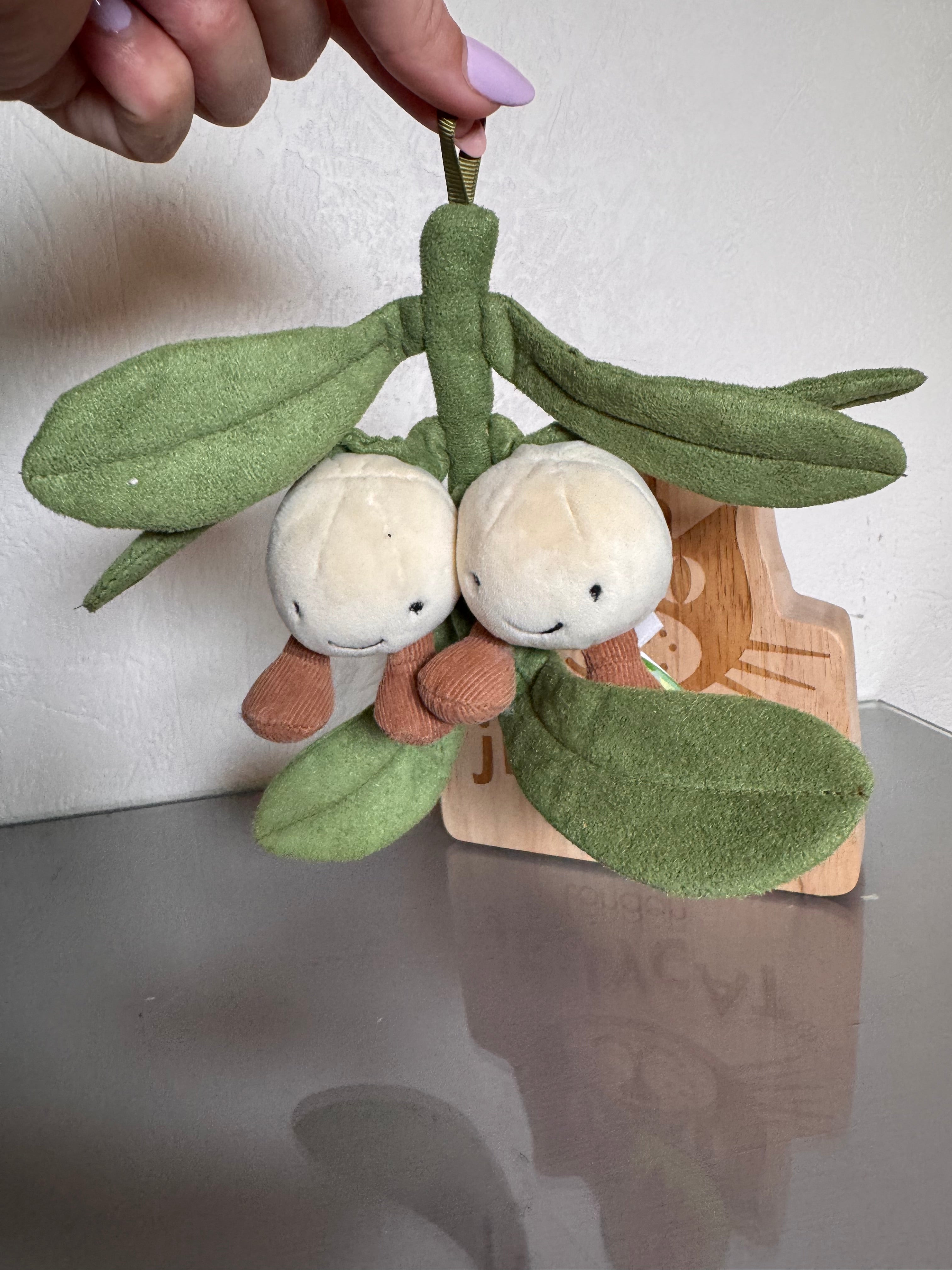 Original Amuseable Mistletoe