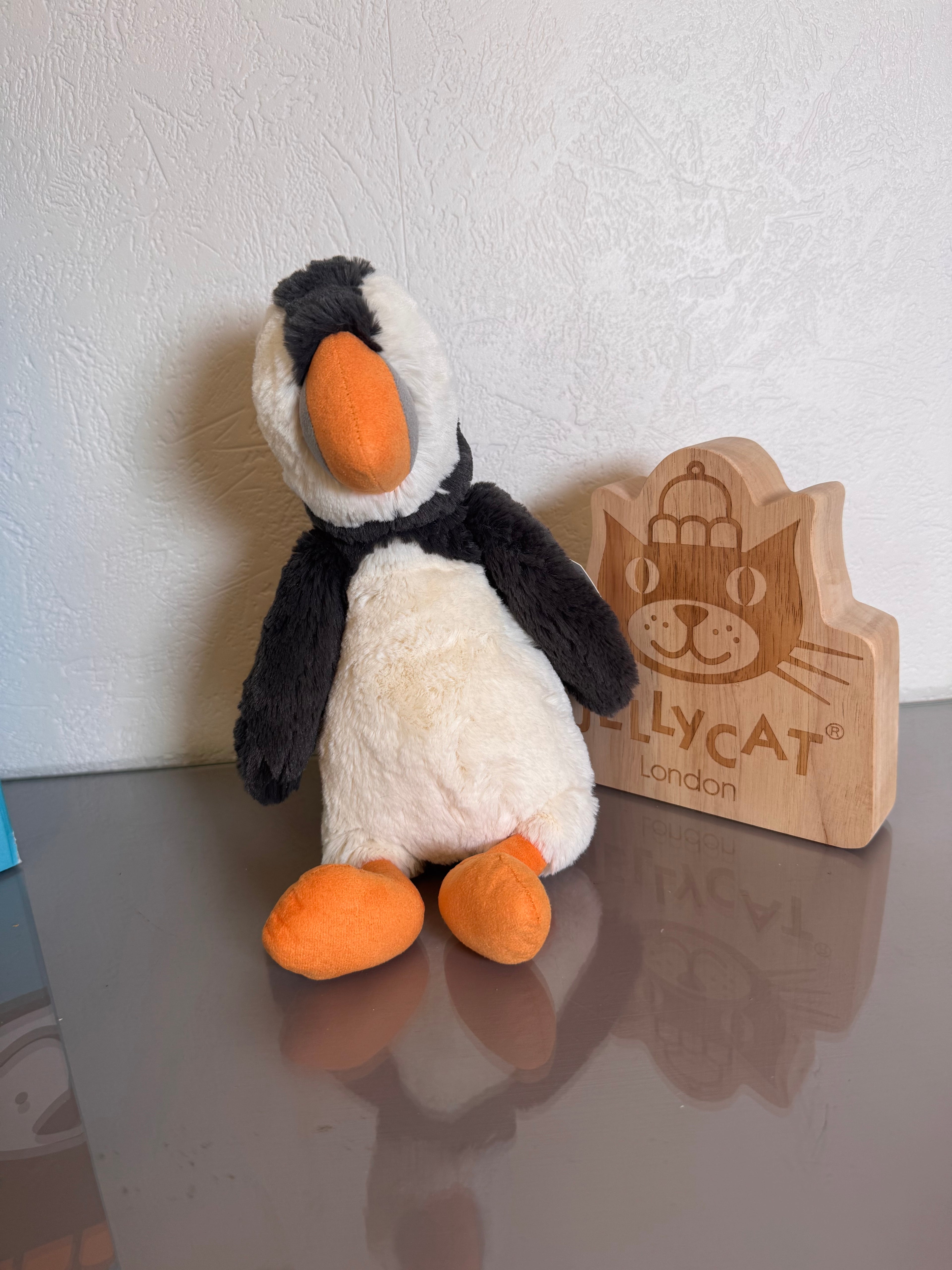 Medium Bashful Puffin