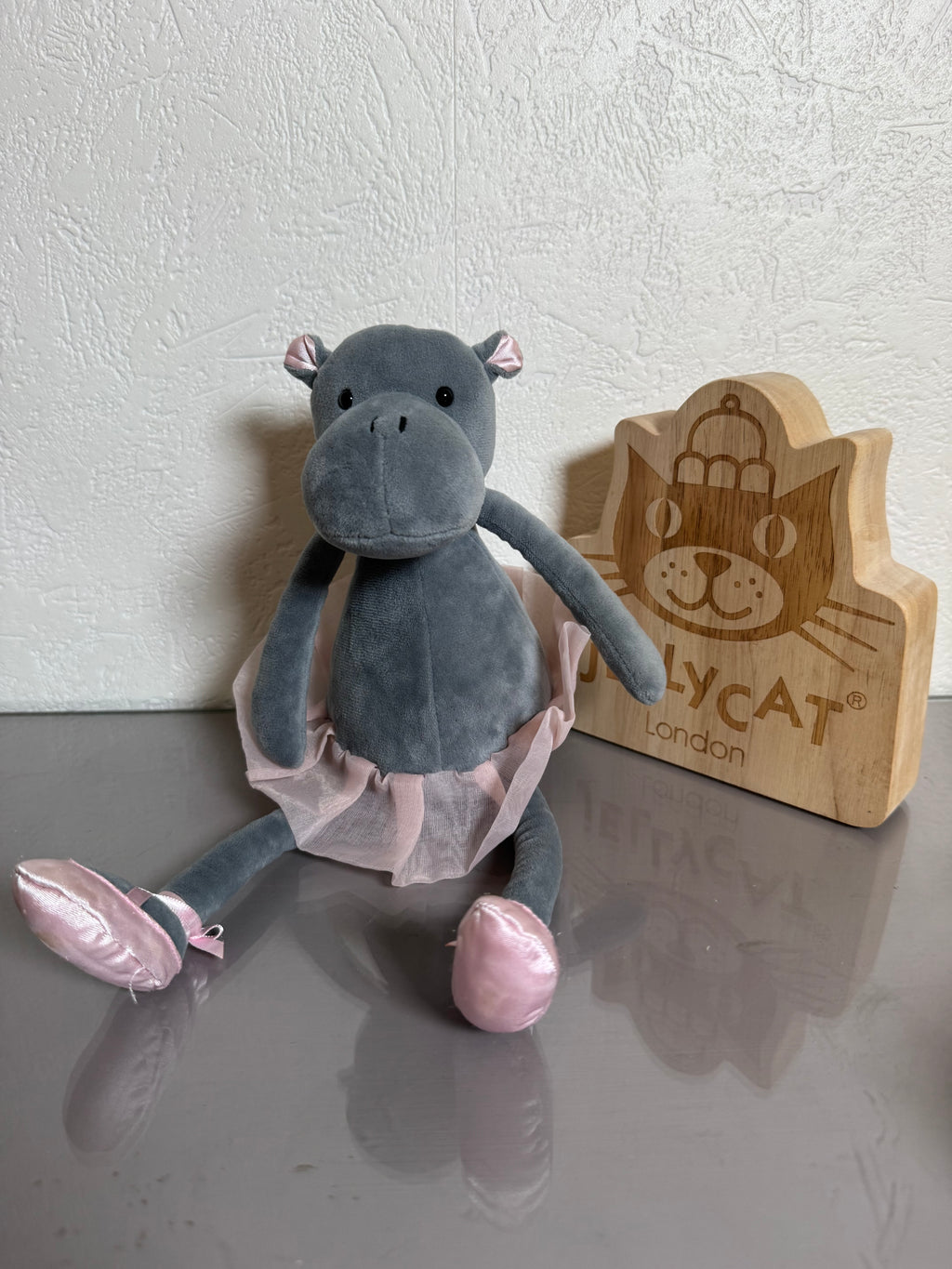 Dancing Darcey Hippo