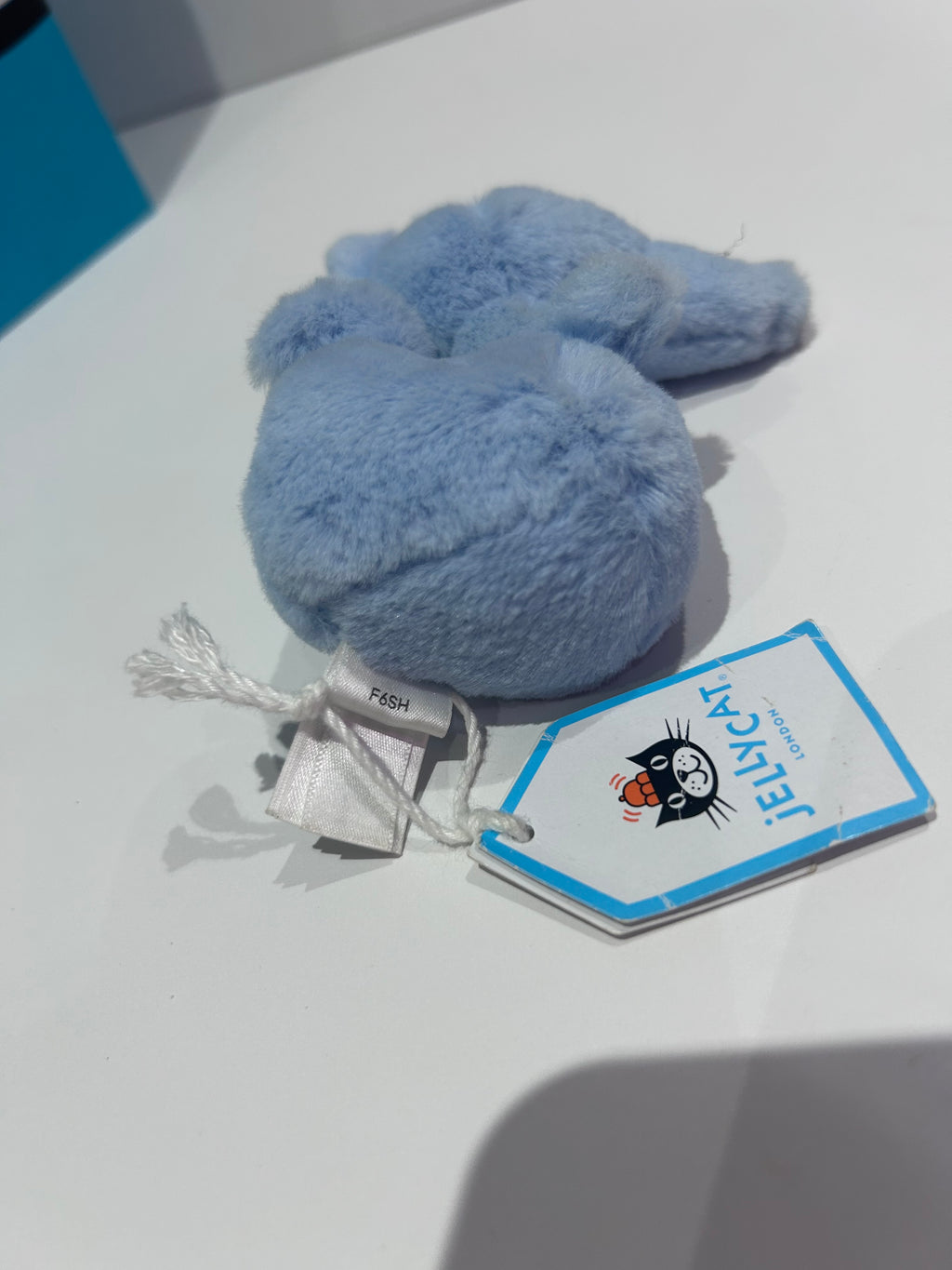 Fluffy Seahorse - Tag damage