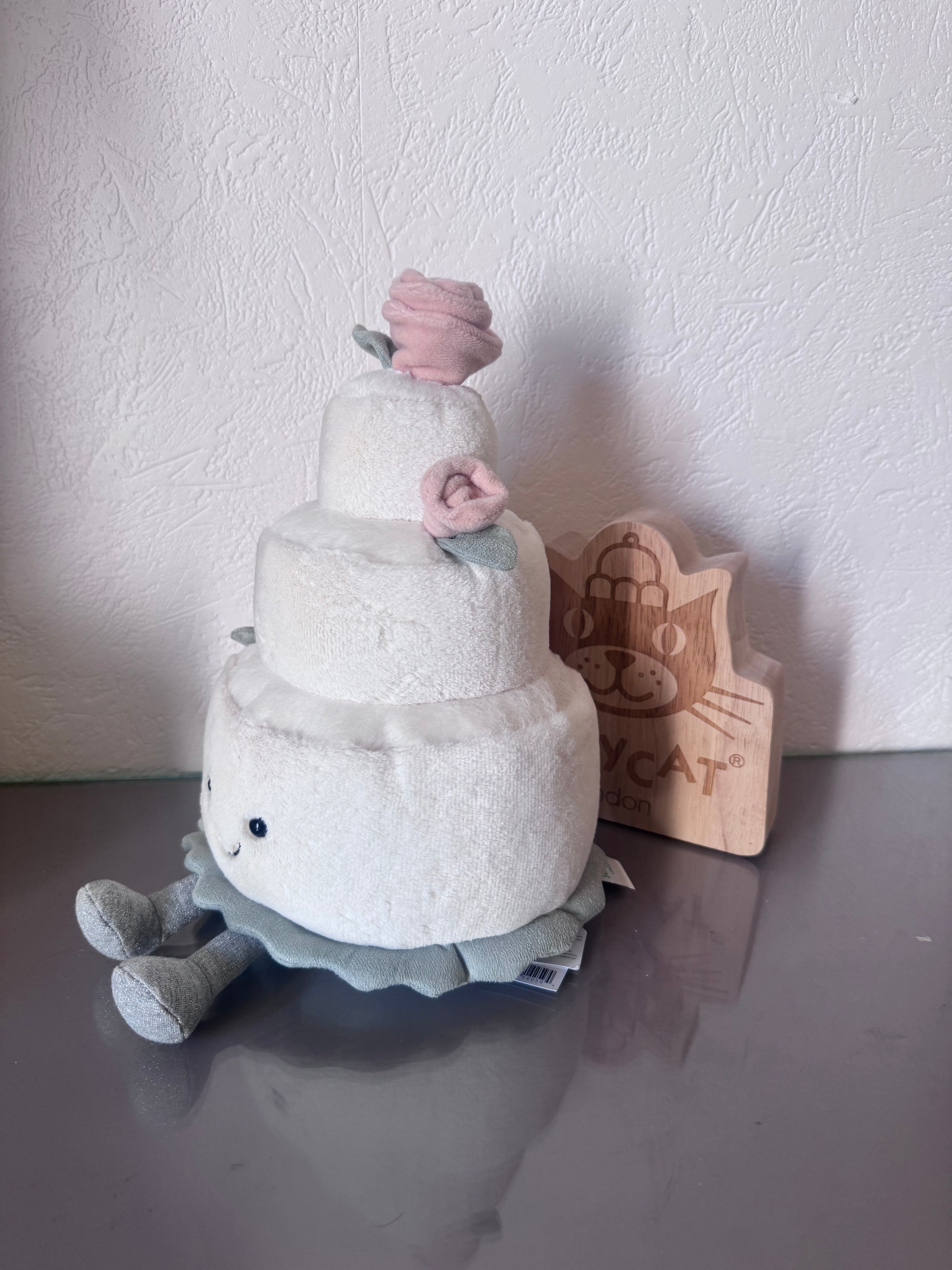 Jellycat Amuseable Wedding Cake