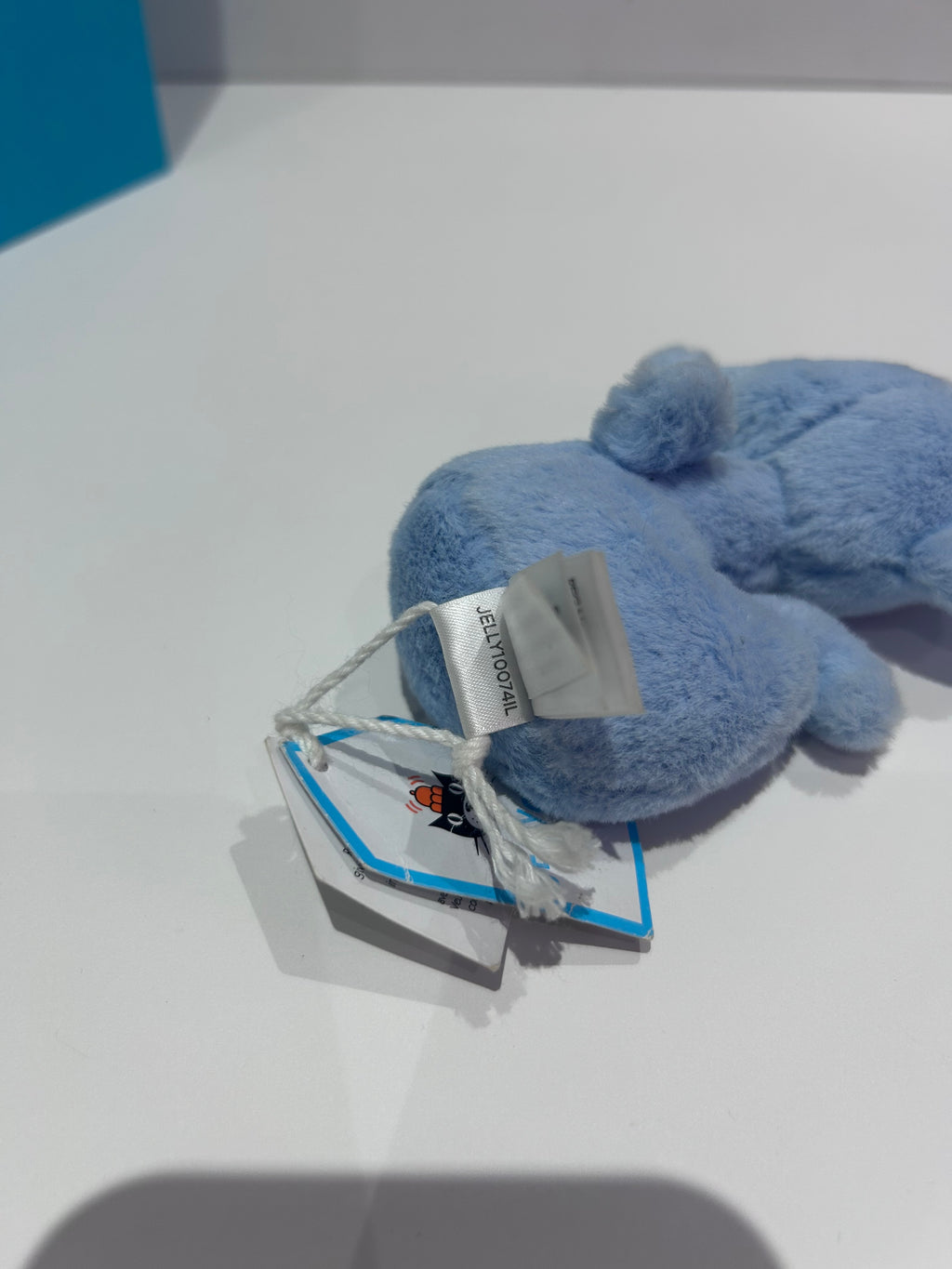 Fluffy Seahorse - Tag damage