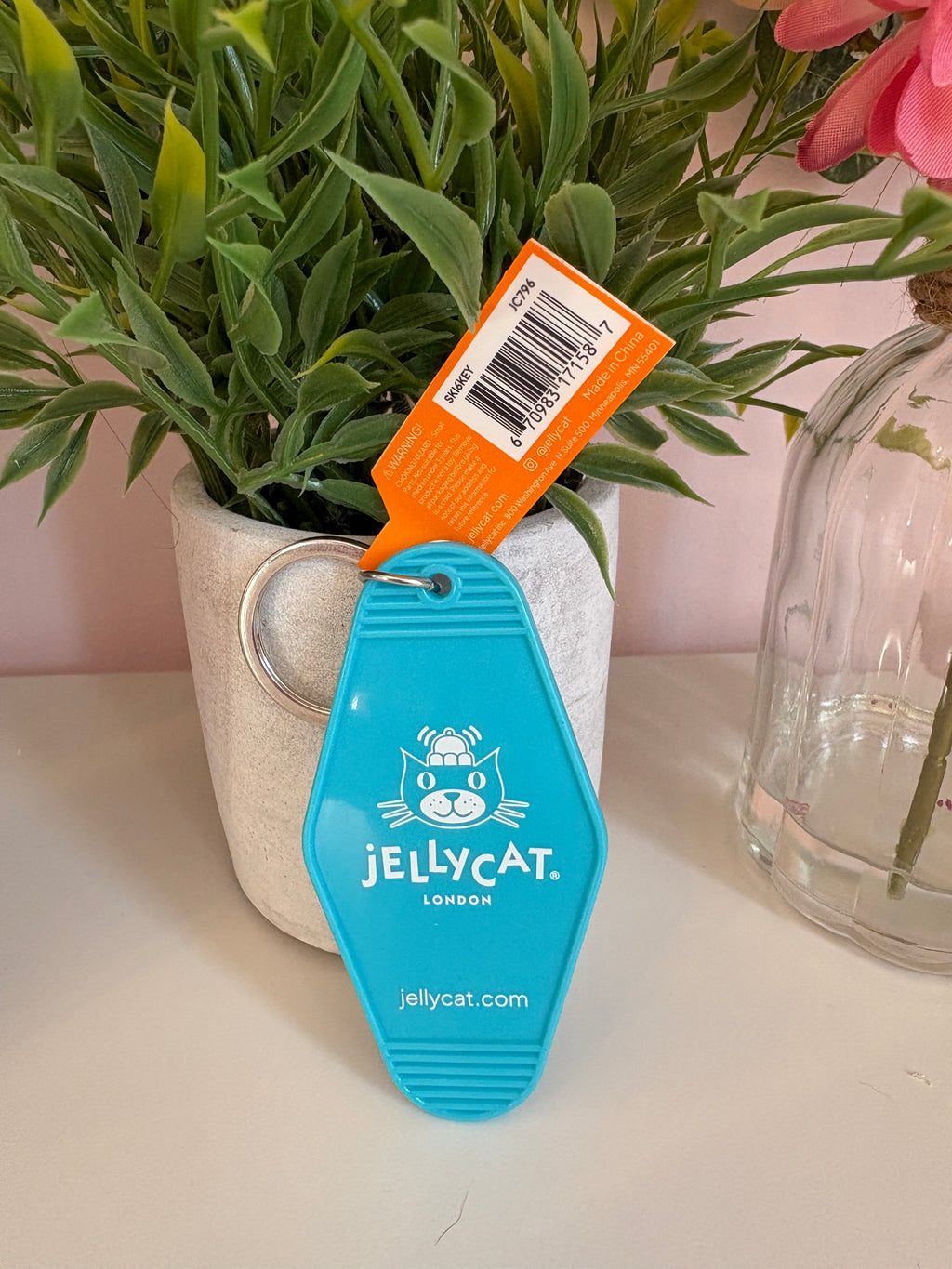 Jellycat LA Ski Club Keychain | Exclusive