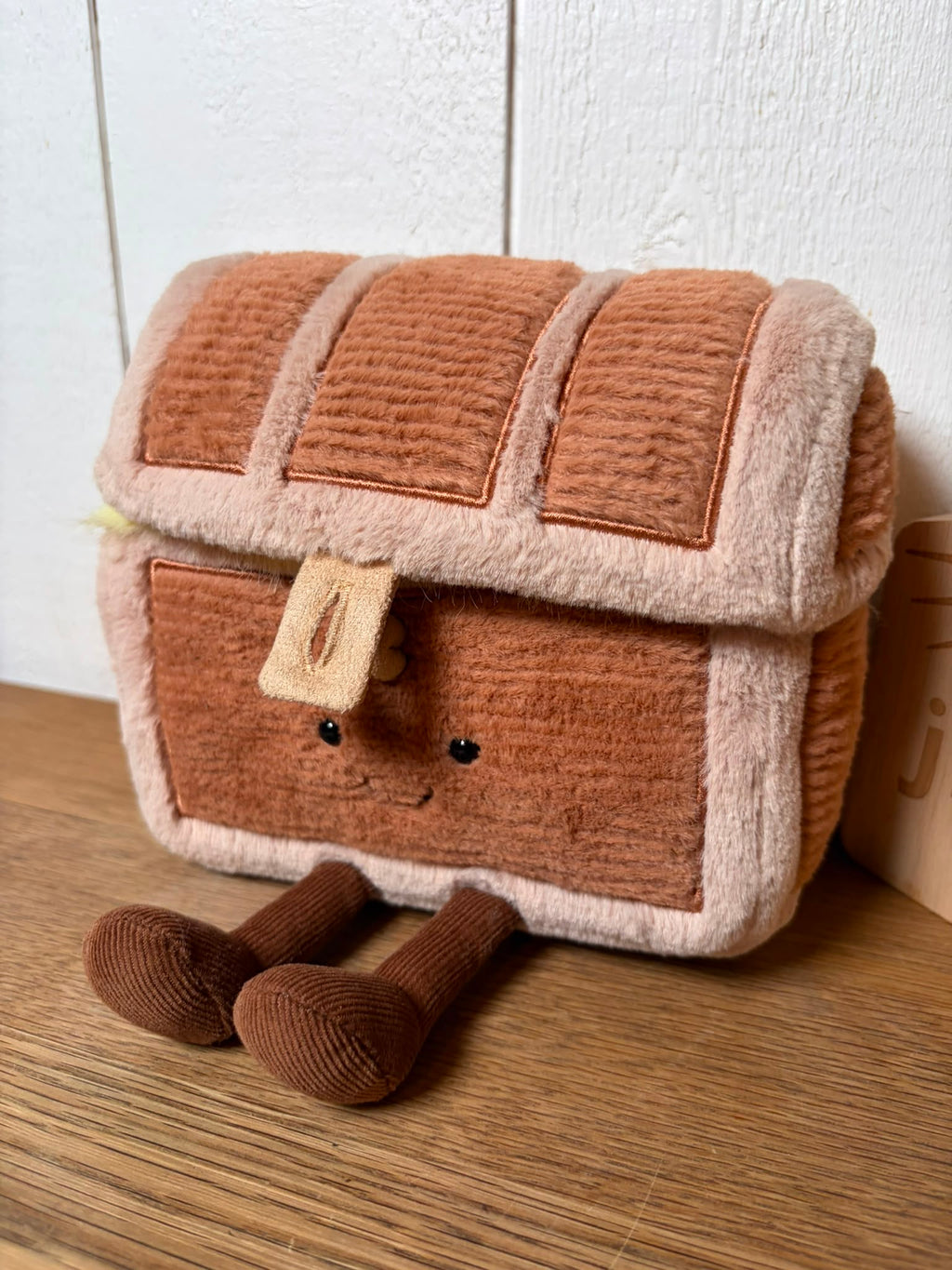 Jellycat Amuseables Treasure Chest