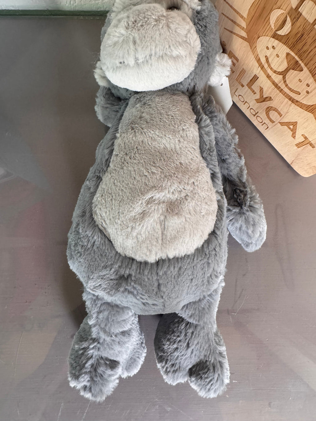 Medium bashful Gorilla