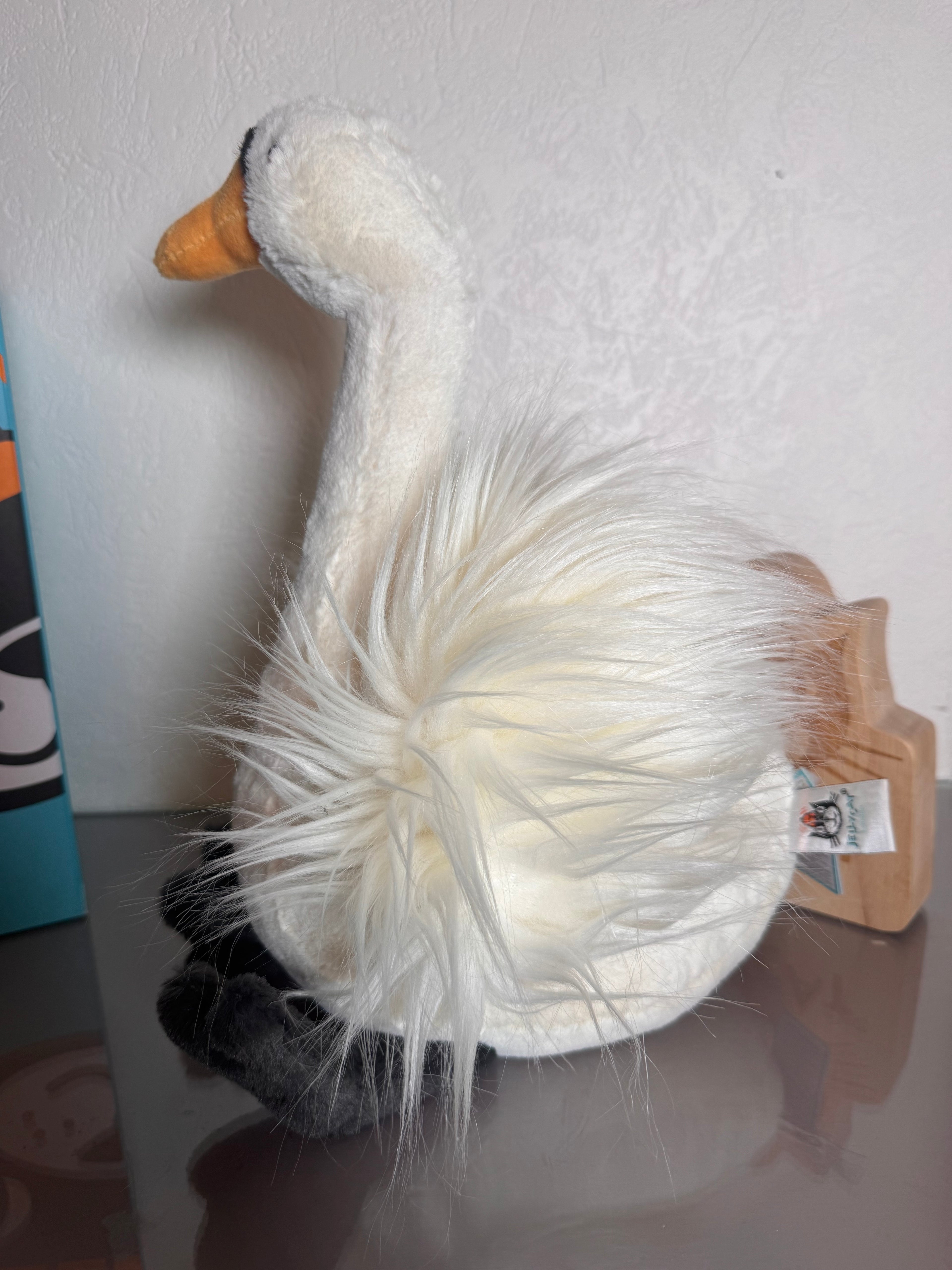 Petite Solange Swan