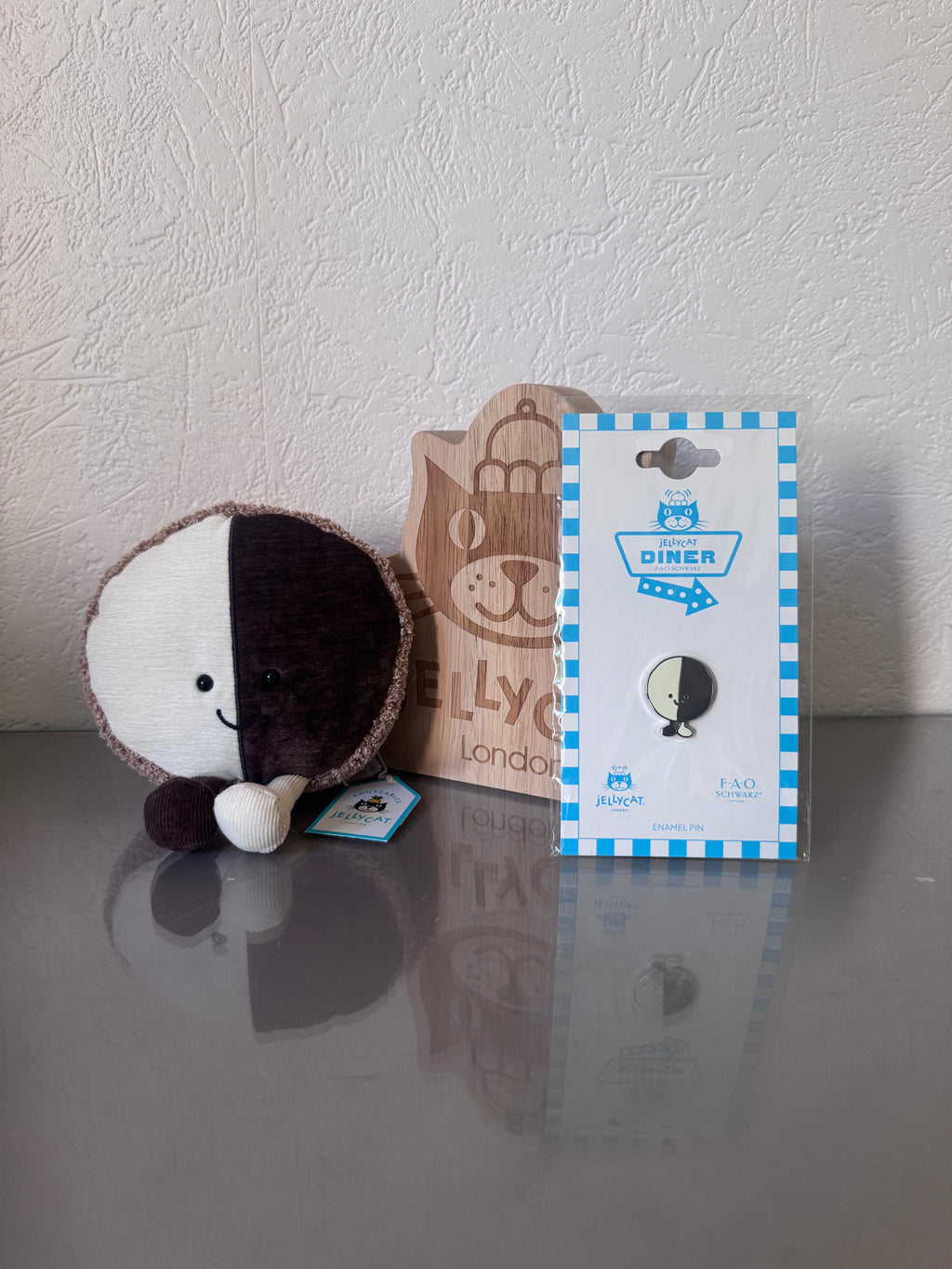 Nibblechip Cookie and Pin