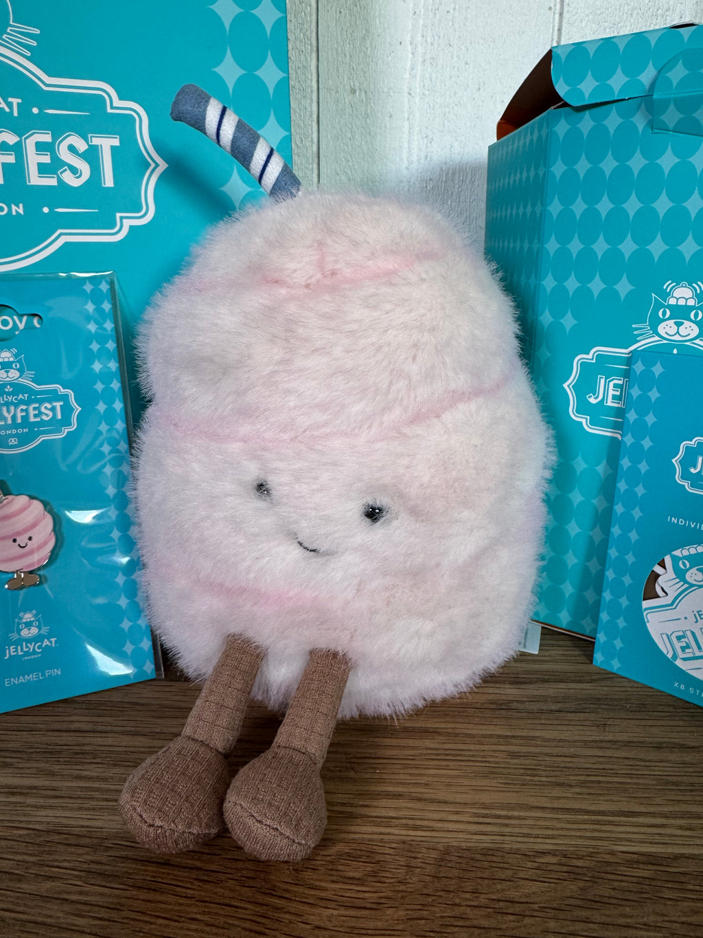 Jellycat Amuseables Kathrin Candy Floss + Pin + Sticker | Jellyfest Berlin Exclusive