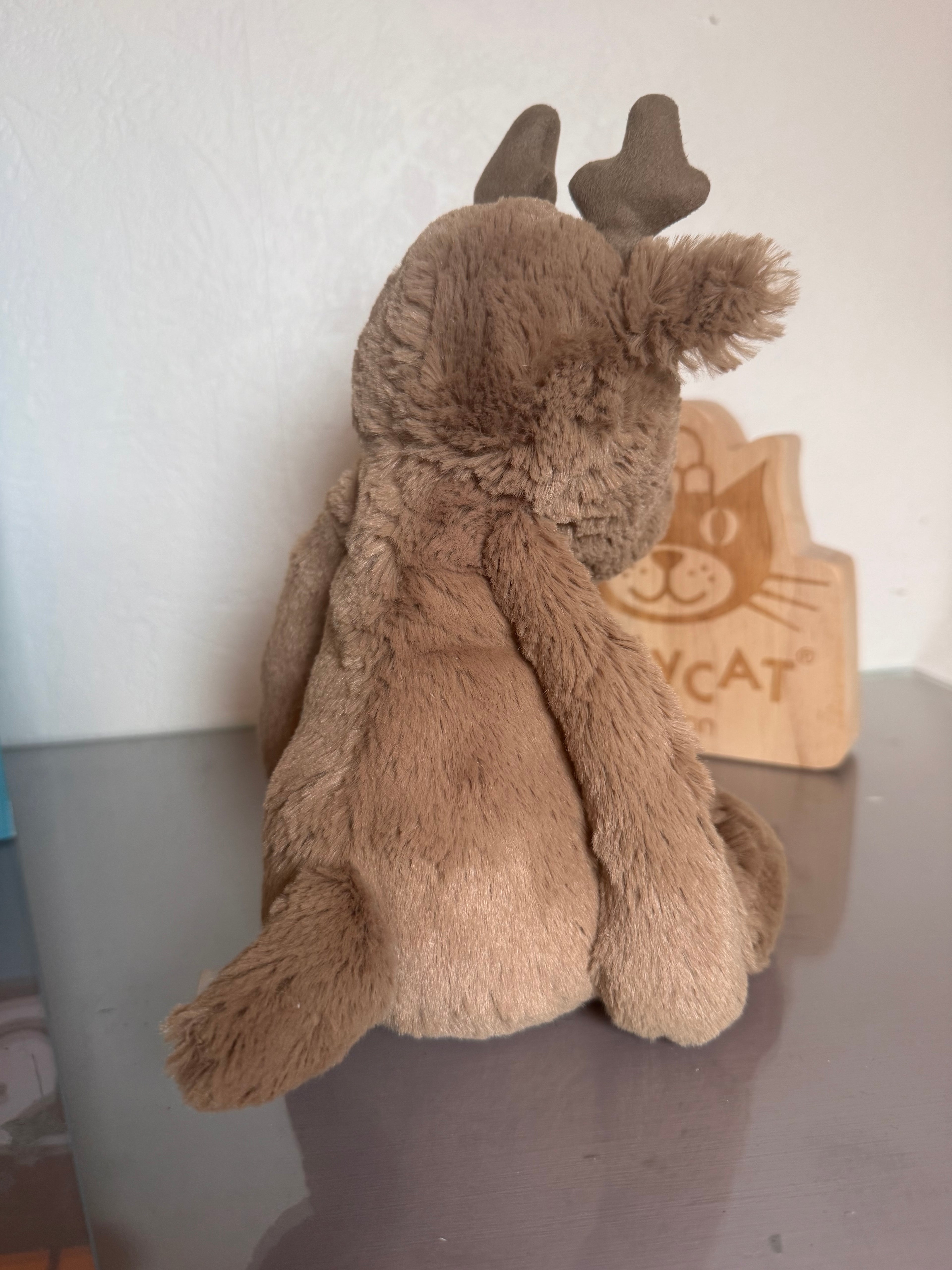 Medium Bashful Reindeer