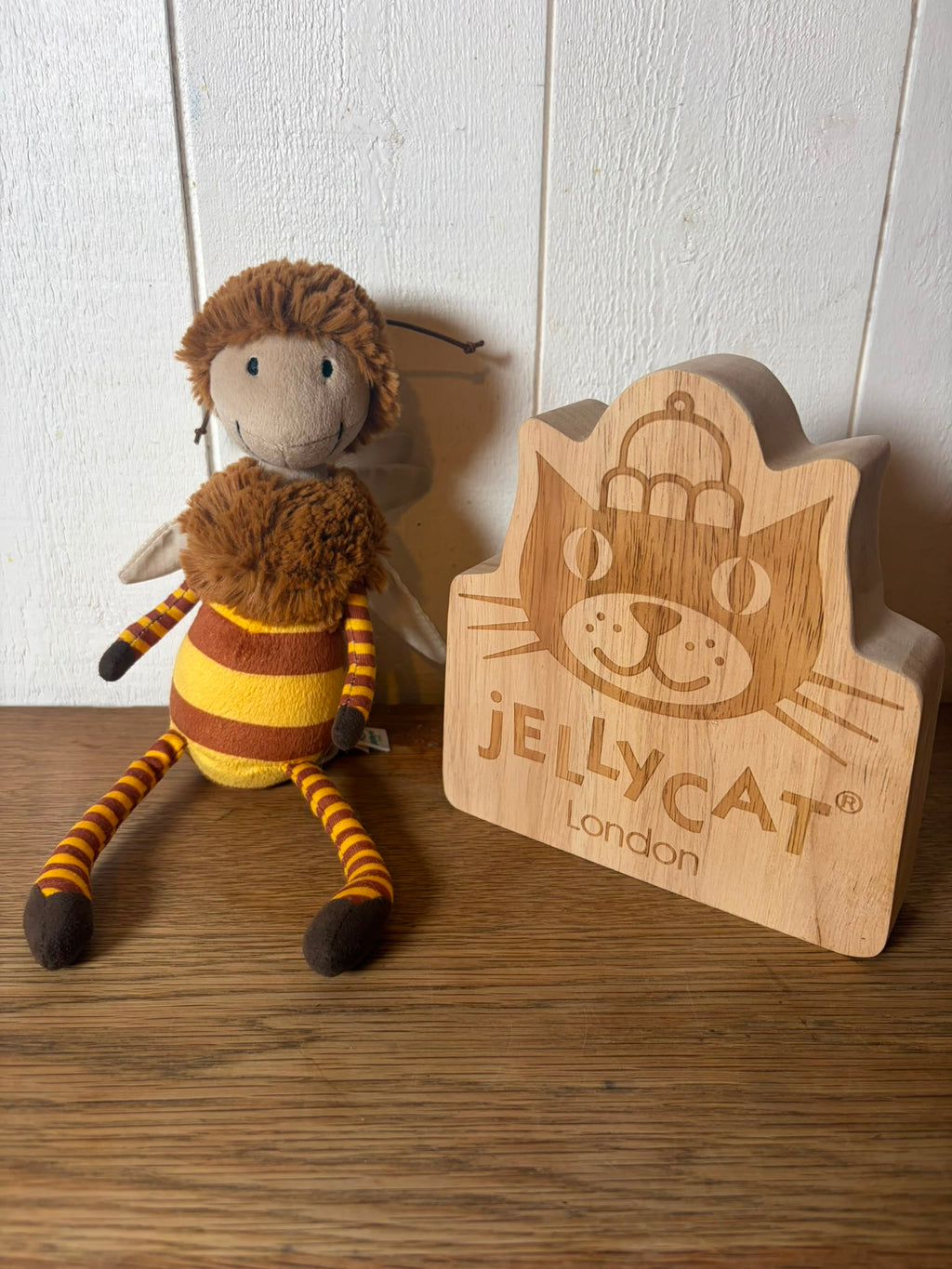 Jellycat Bugbelle Bee