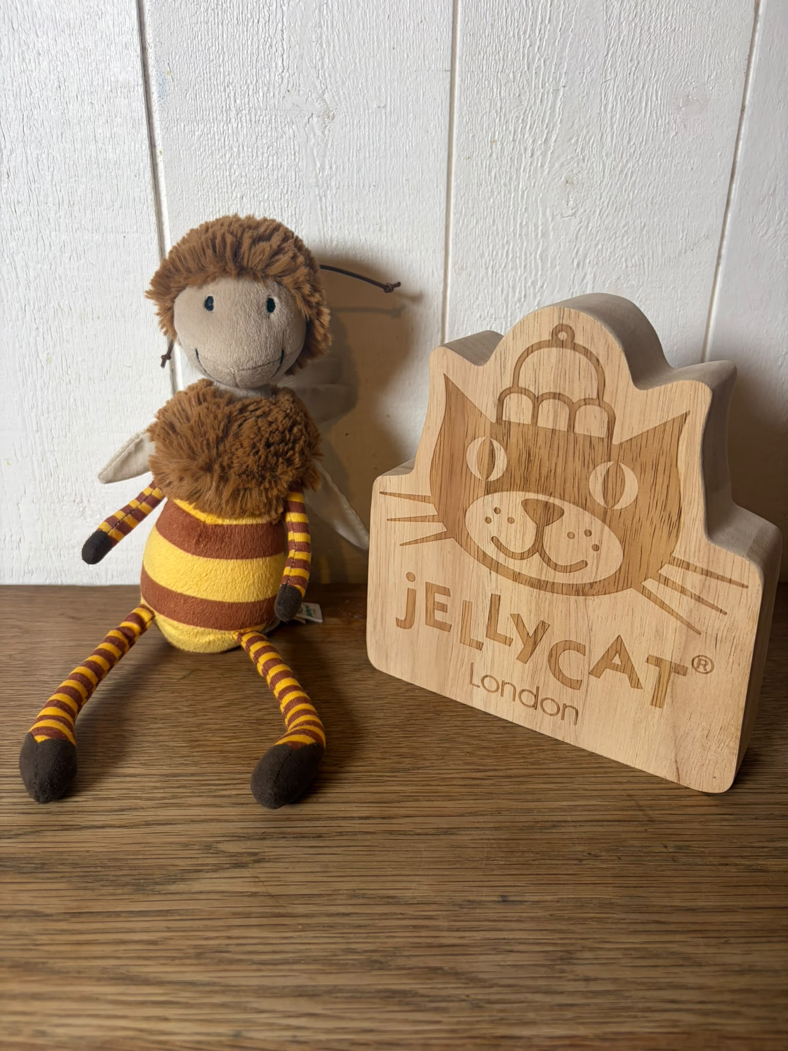 Jellycat Bugbelle Bee
