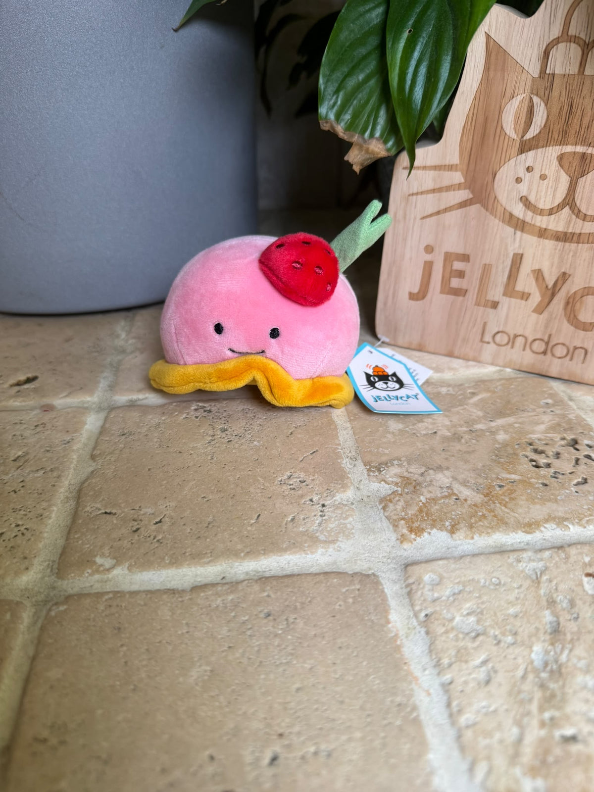 Jellycat Pretty Dome Framboise