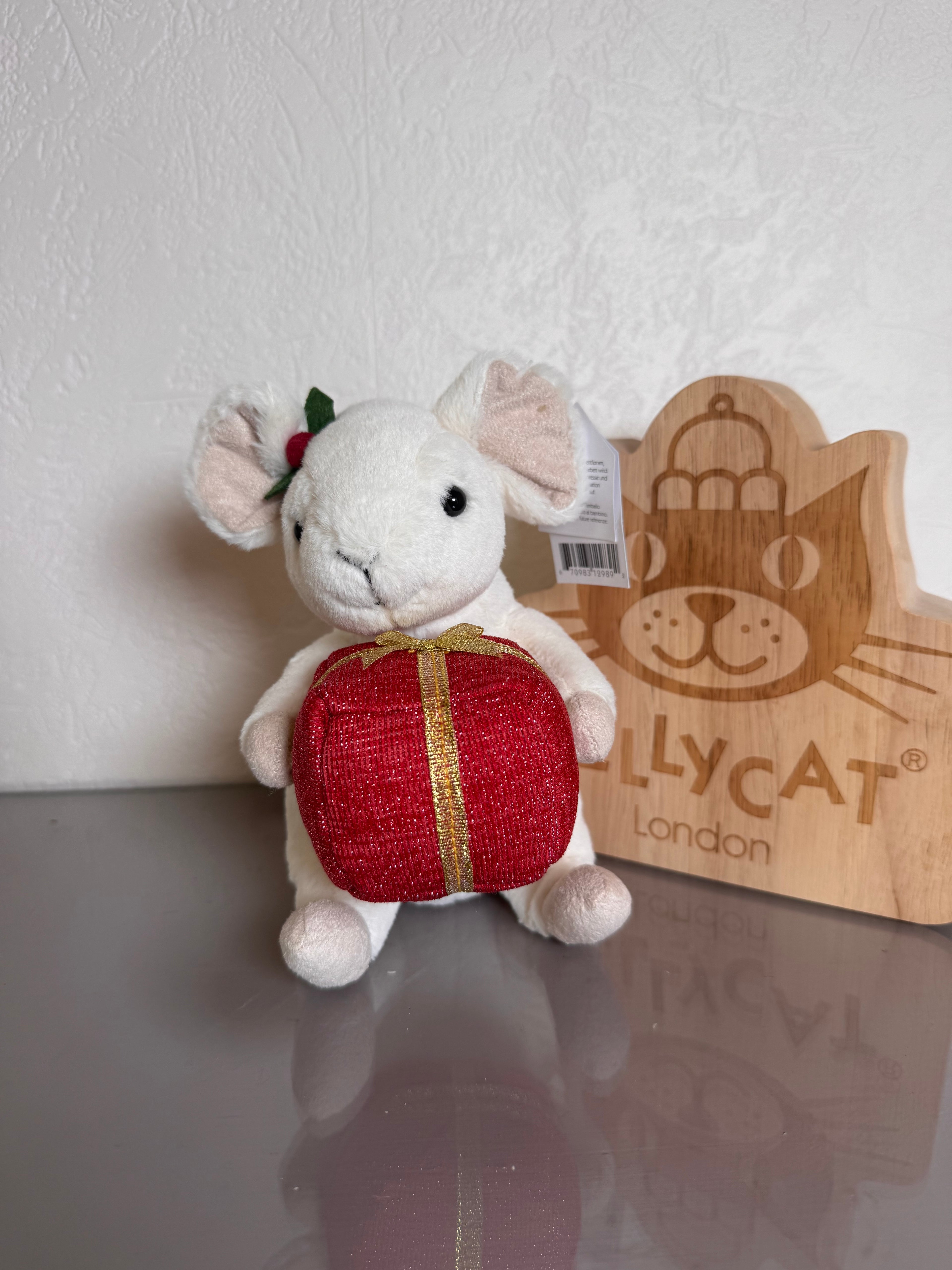 Merry Mouse With Present