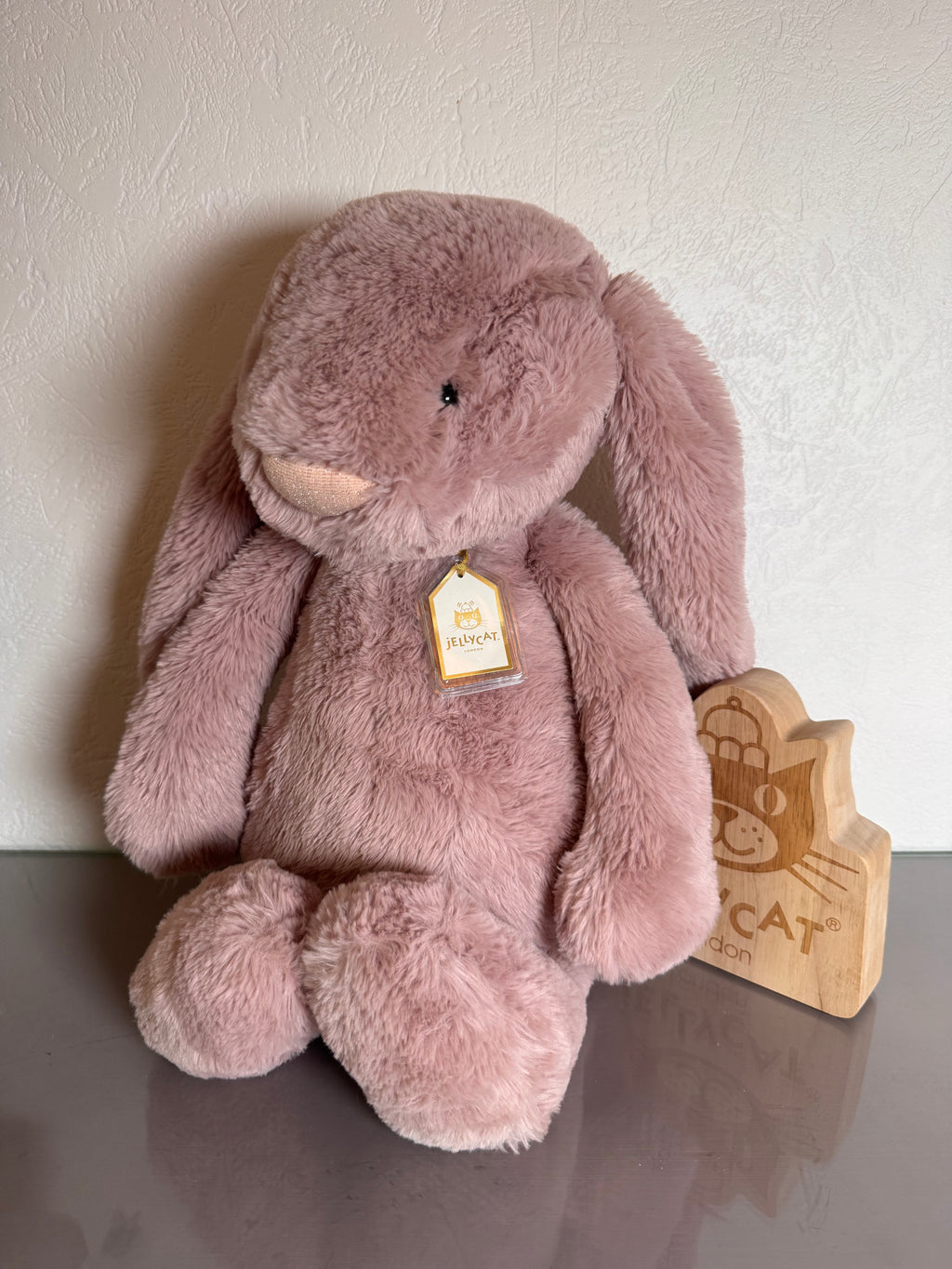 Big Bashful Luxe Bunny Rosa