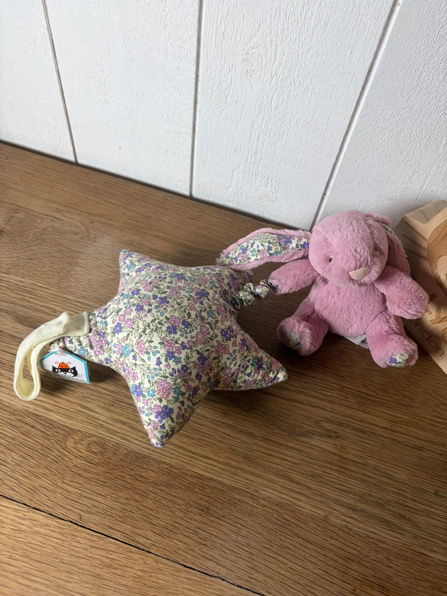 Jellycat Bashful Blossom Bunny Musical Pull 28cm - Original Tulip