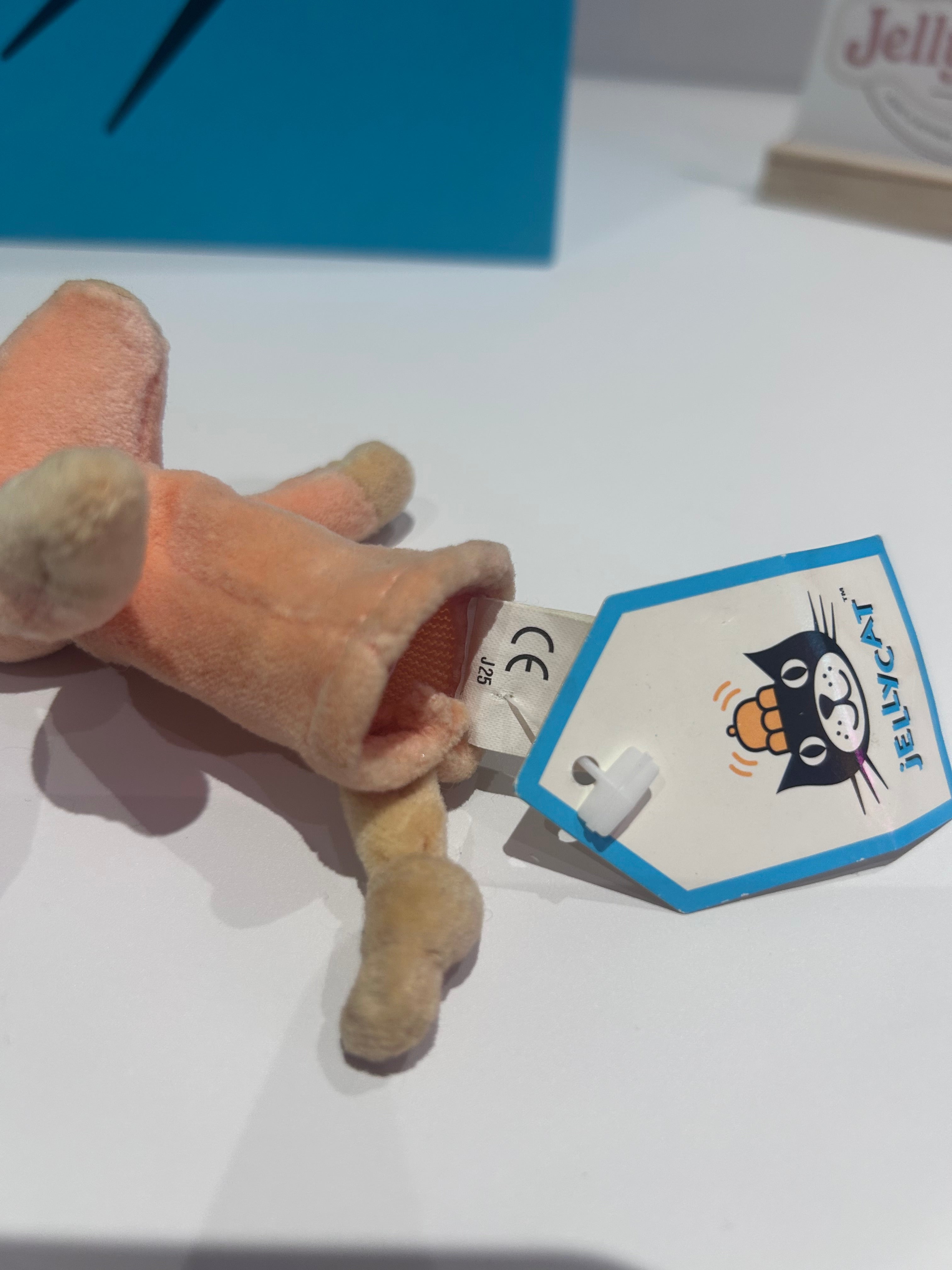 Jellycat Free Range Pig Finger Puppet