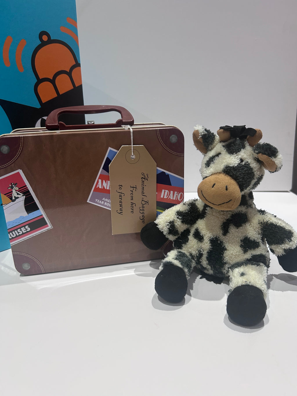 Jellycat Cow Animal Baggage Tin - Exclusive