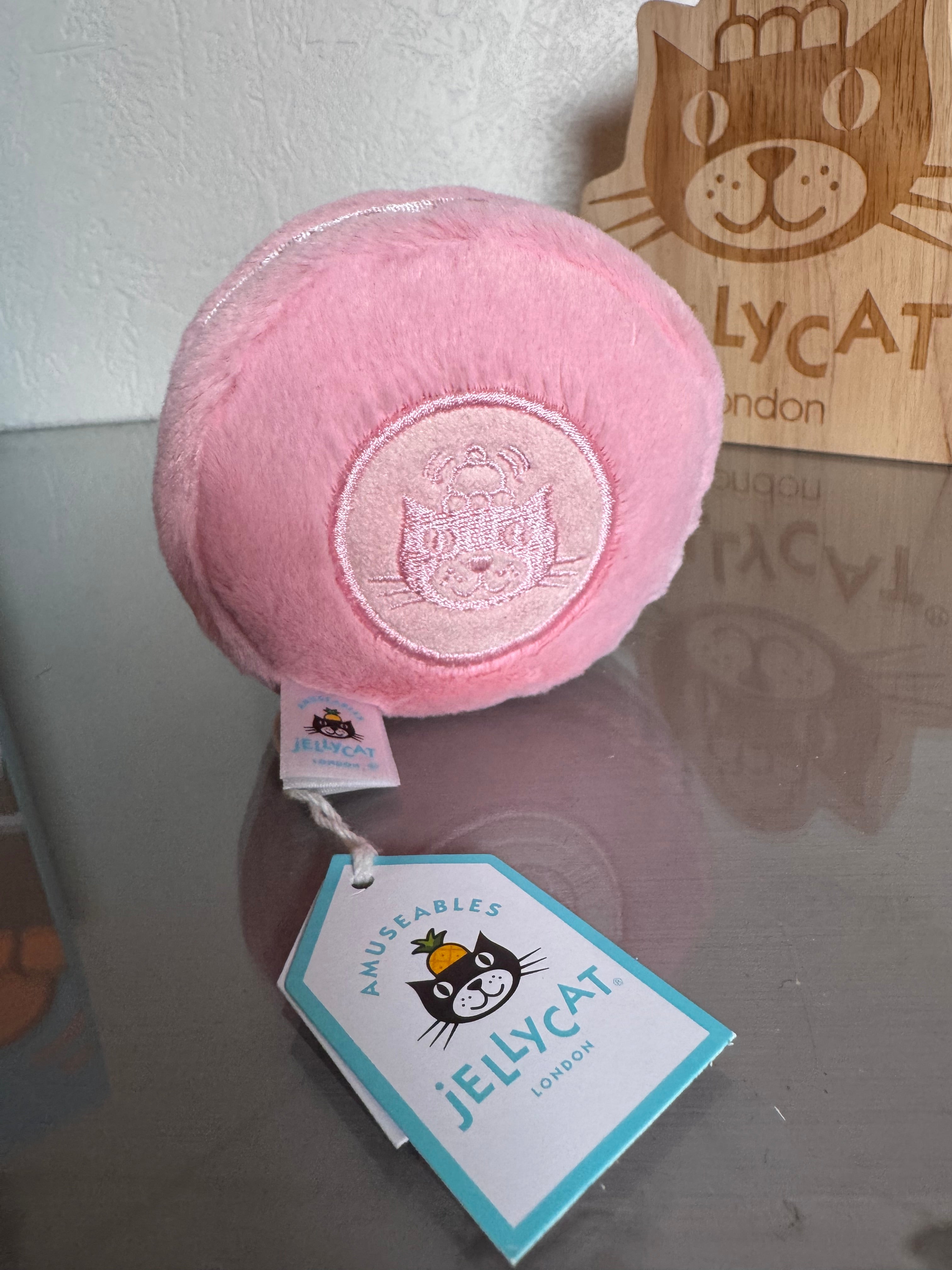 Mia Macaron