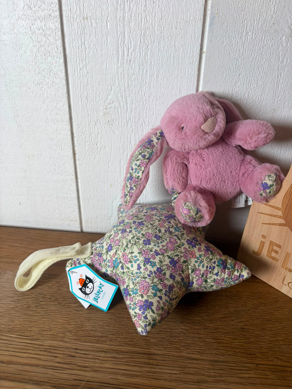 Jellycat Bashful Blossom Bunny Musical Pull 28cm - Original Tulip