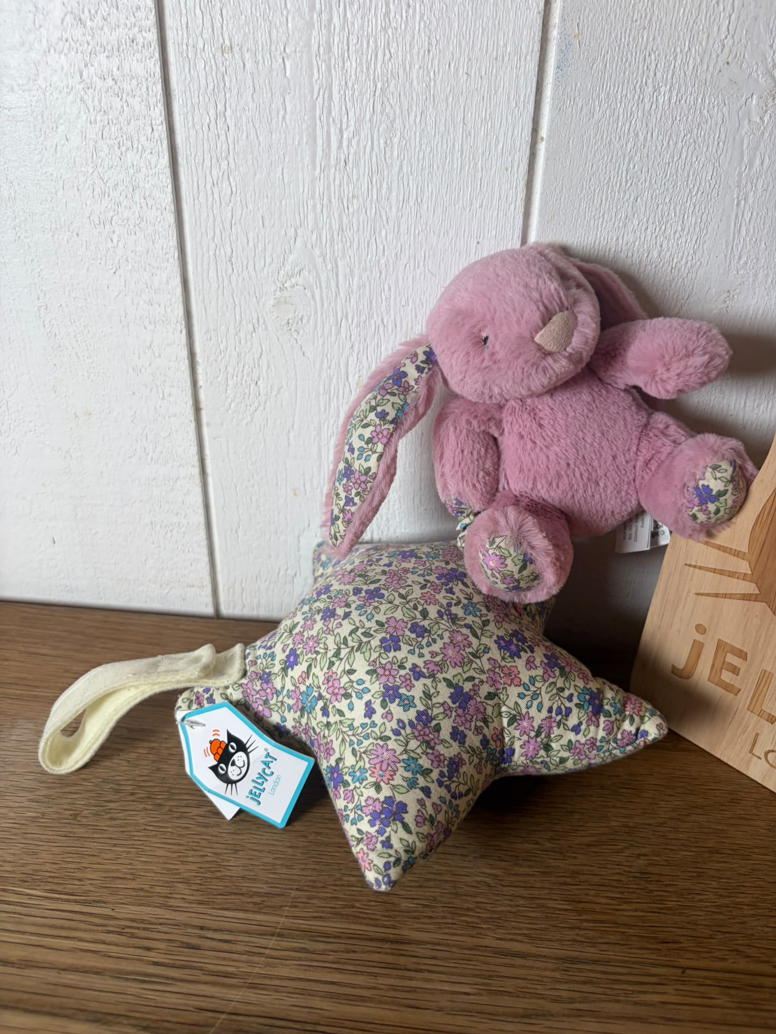 Jellycat Bashful Blossom Bunny Musical Pull 28cm - Original Tulip