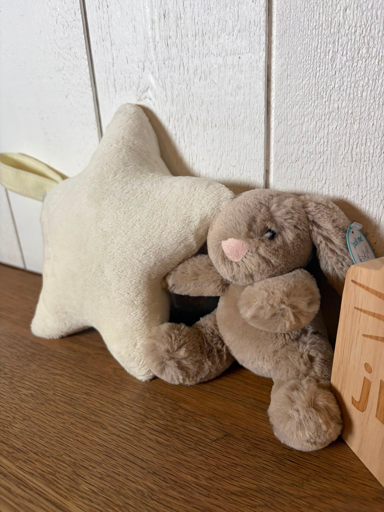 Jellycat Bashful Bunny Musical Pull 28cm - Beige