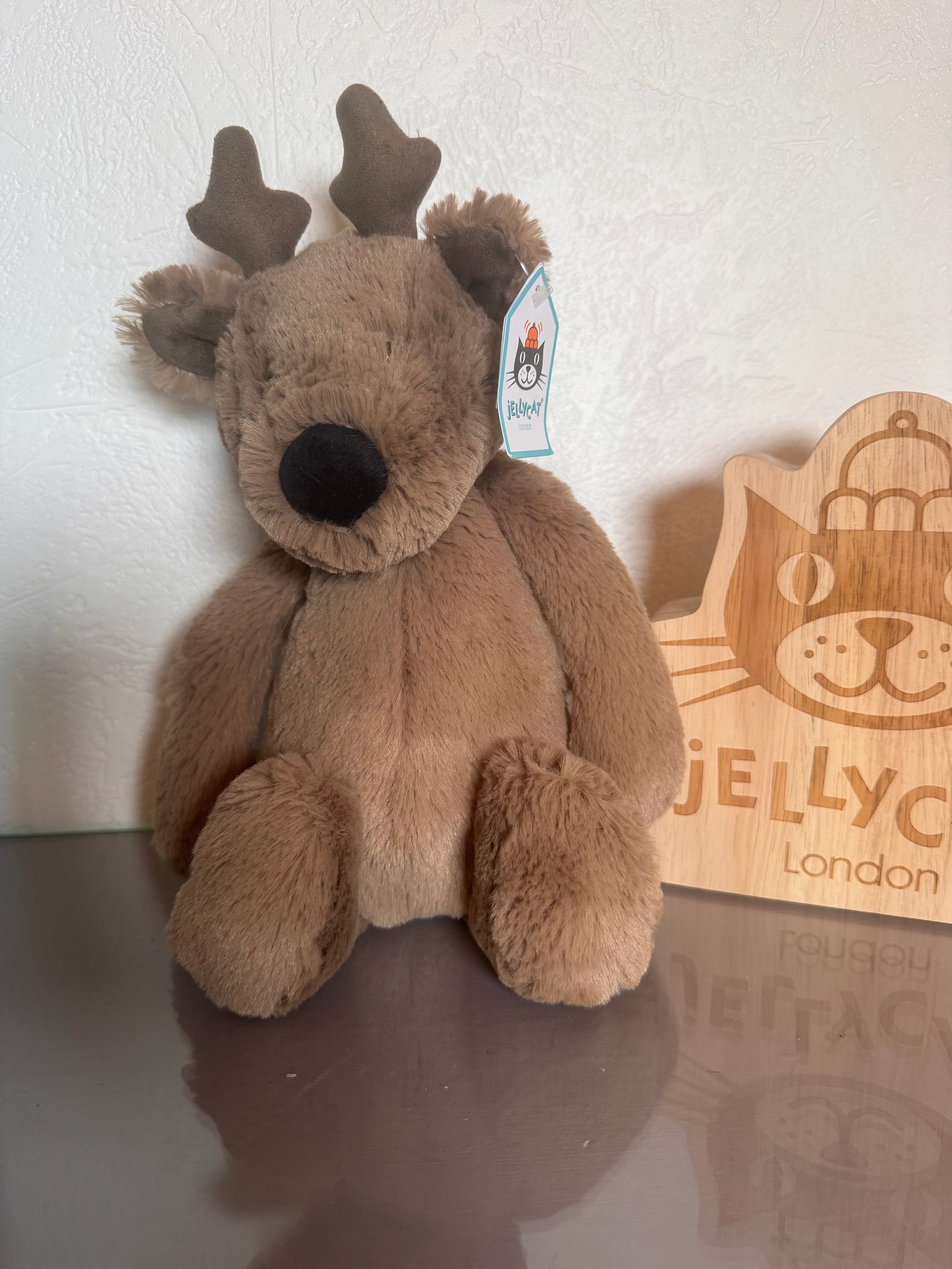Medium Bashful Reindeer