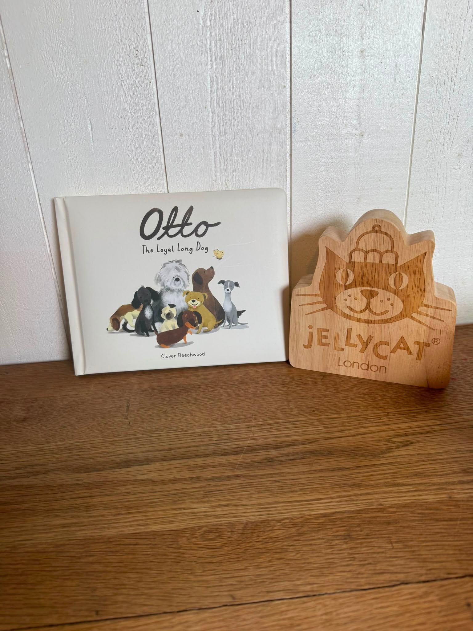Jellycat ‘Otto the loyal long dog’ book