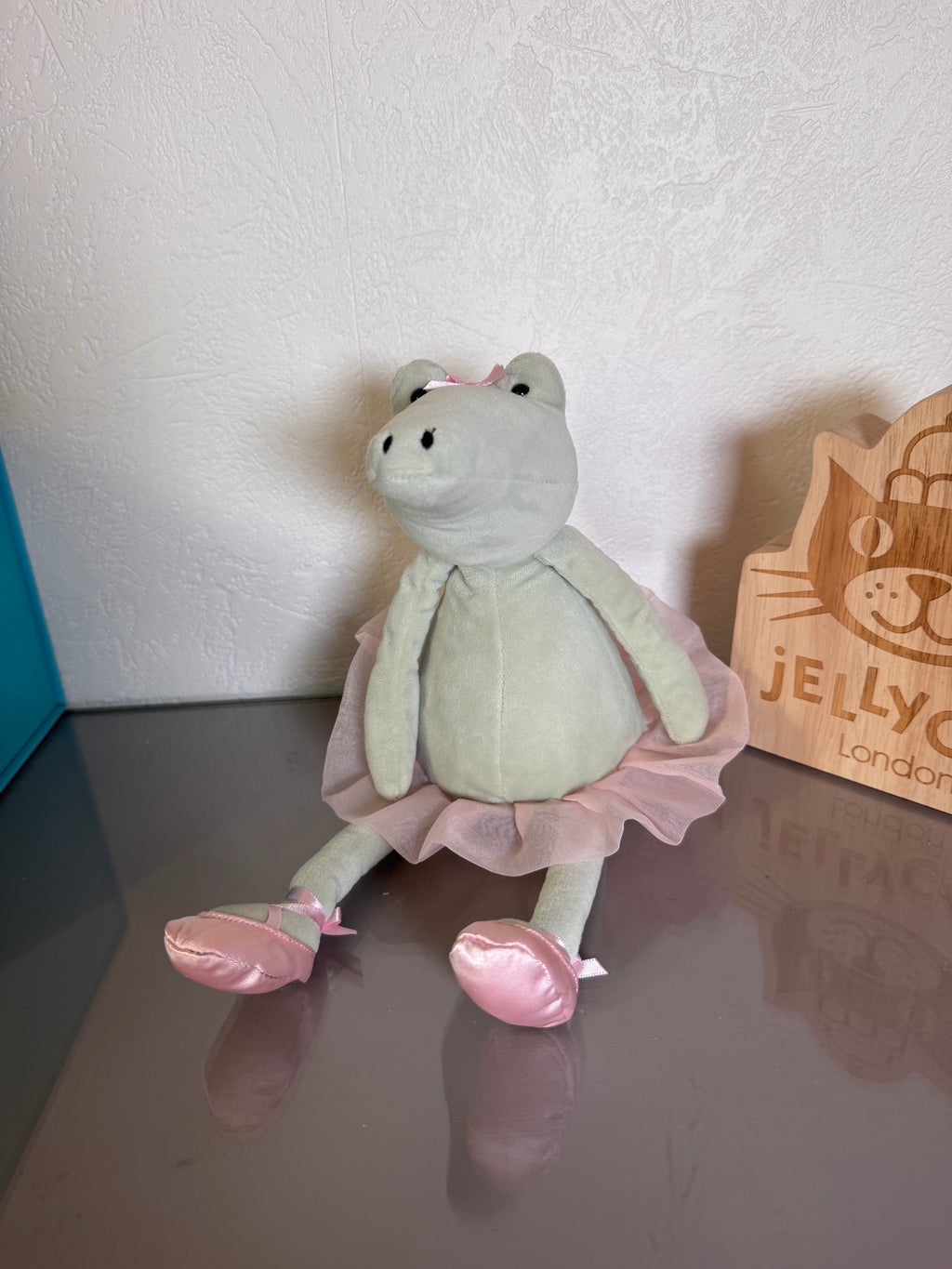 Dancing Darcey Alligator
