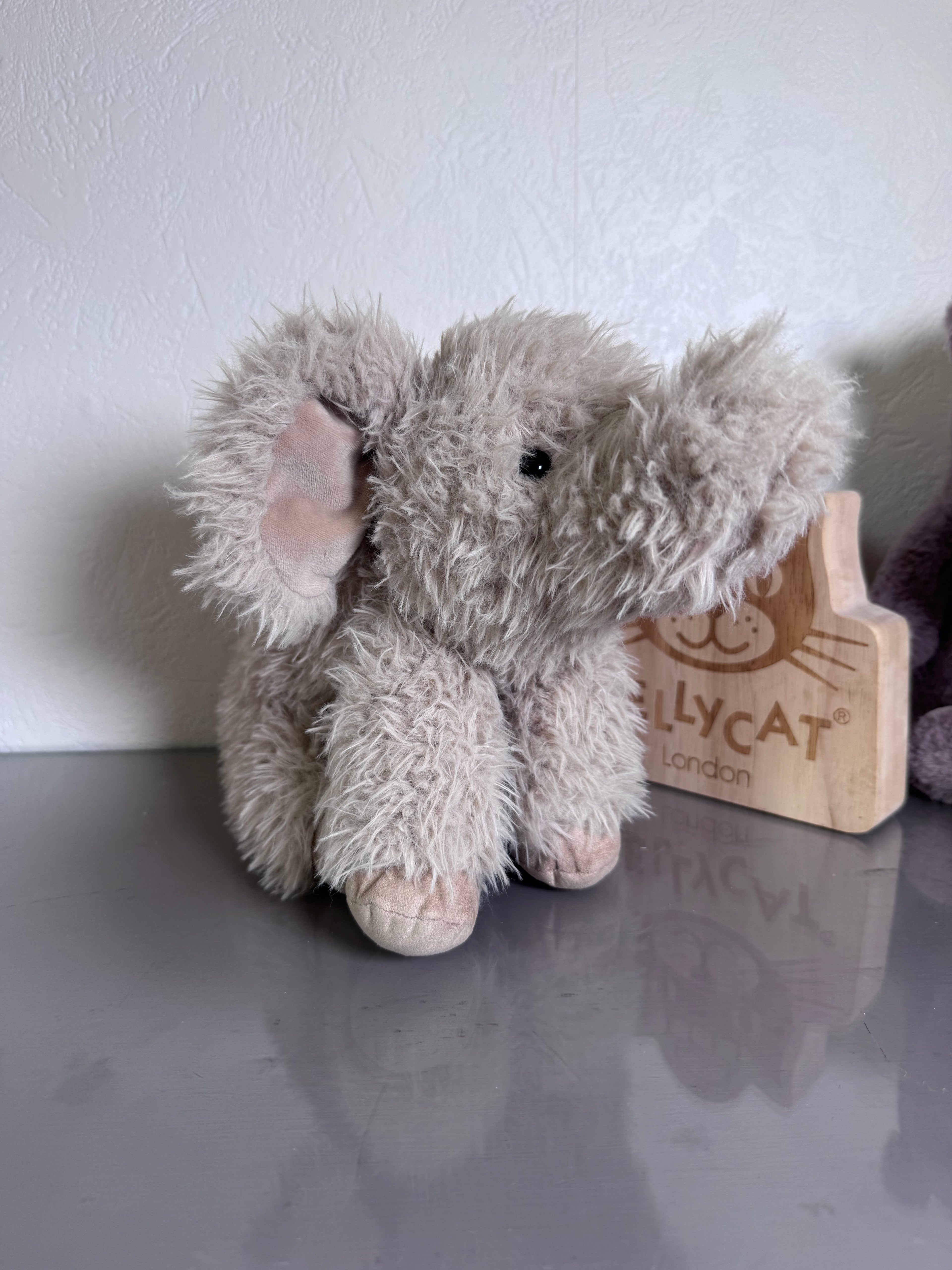 Curvie Elephant