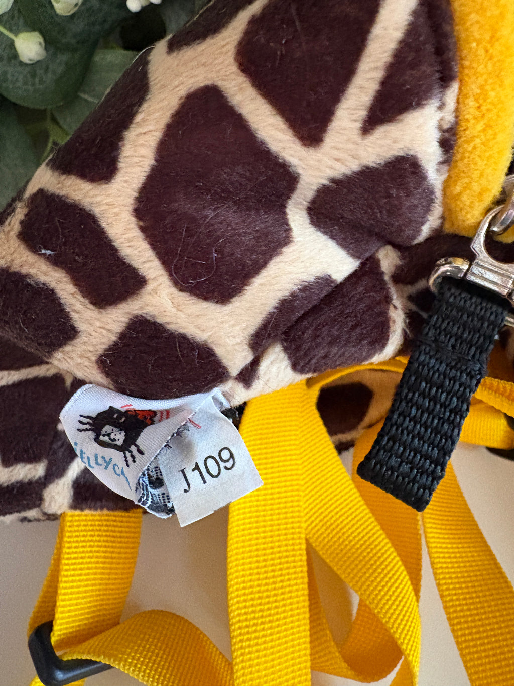 Jellycat Vintage Giraffe Backpack | 1991