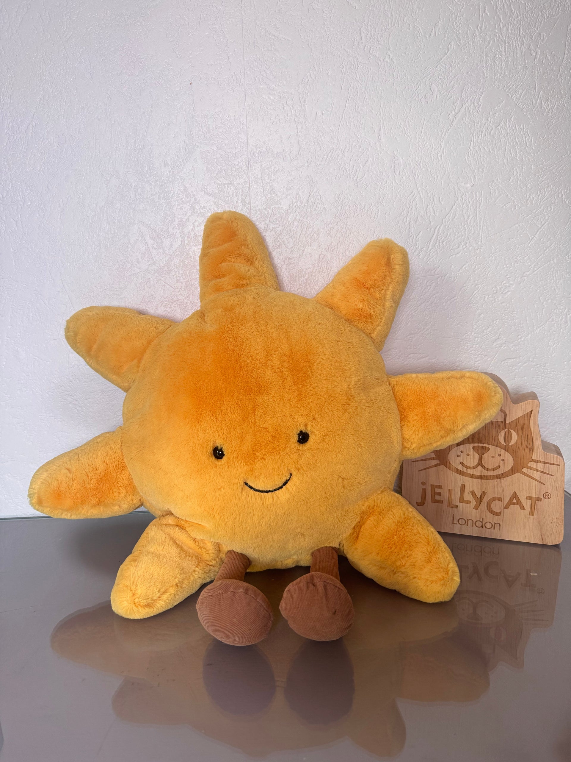 Huge Amuseable Sun – The Jelly Corner
