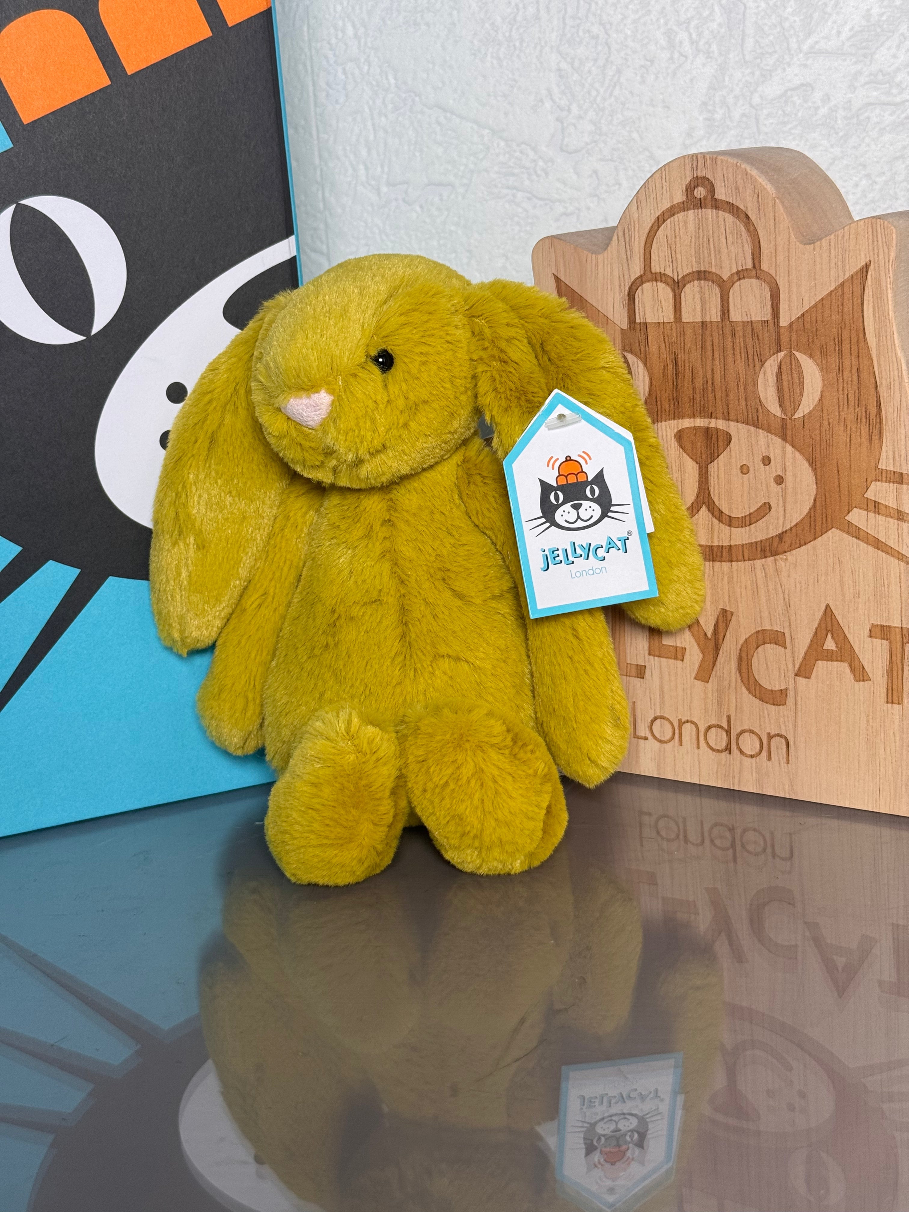 Small bashful zingy bunny