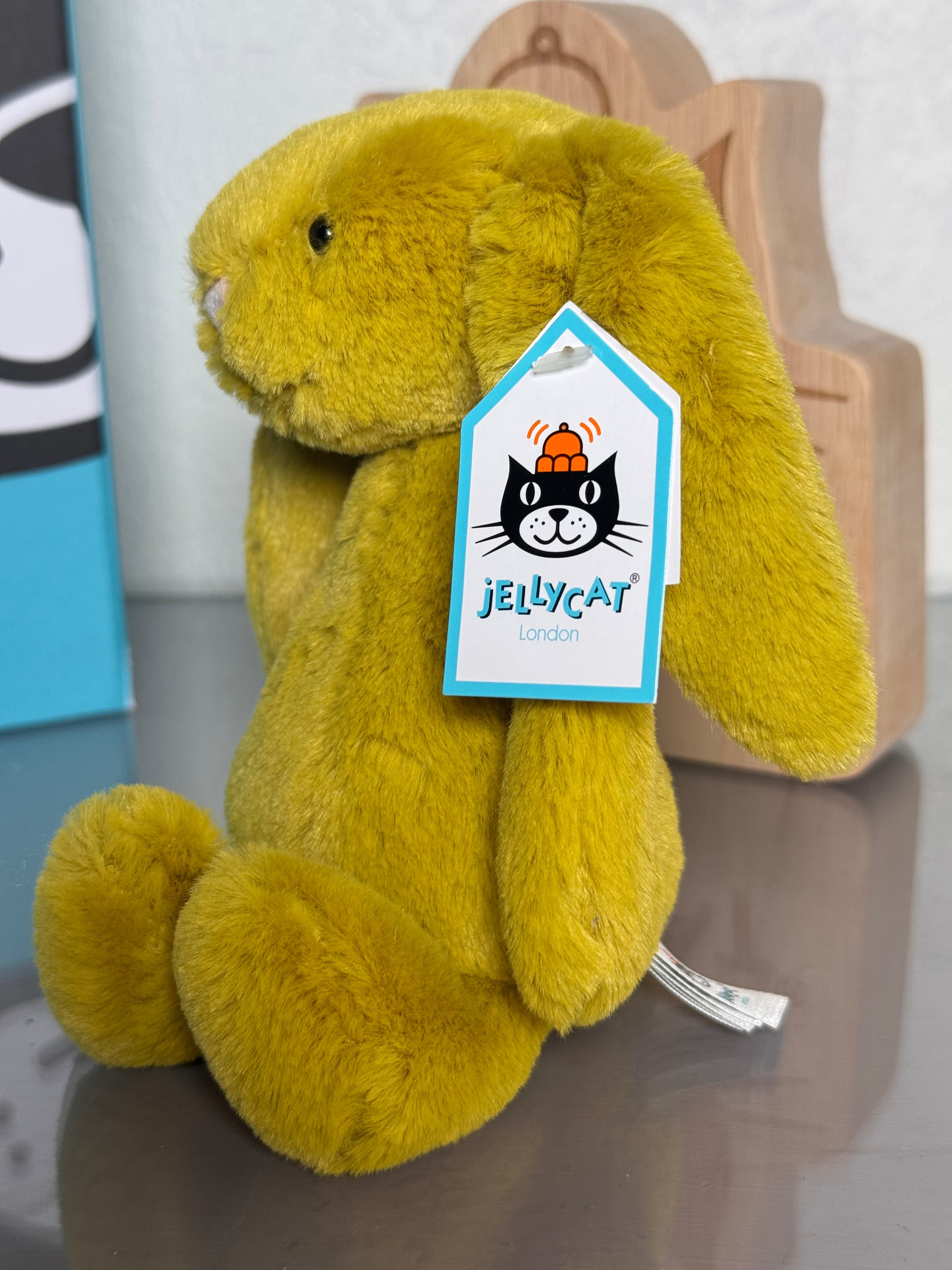 Small bashful zingy bunny