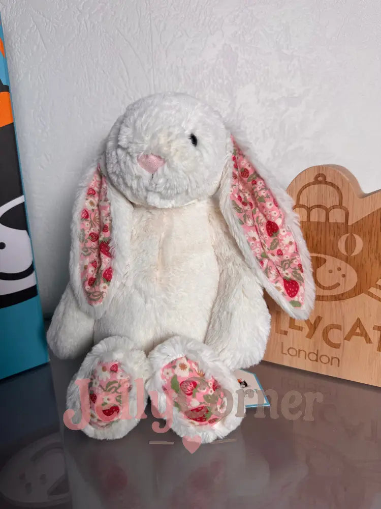 Blossom cream Bunny ’Berry’