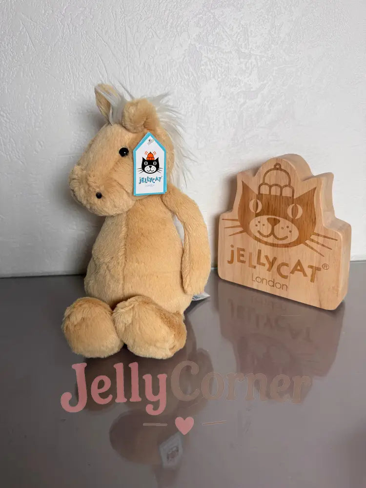 Medium Bashful Horse